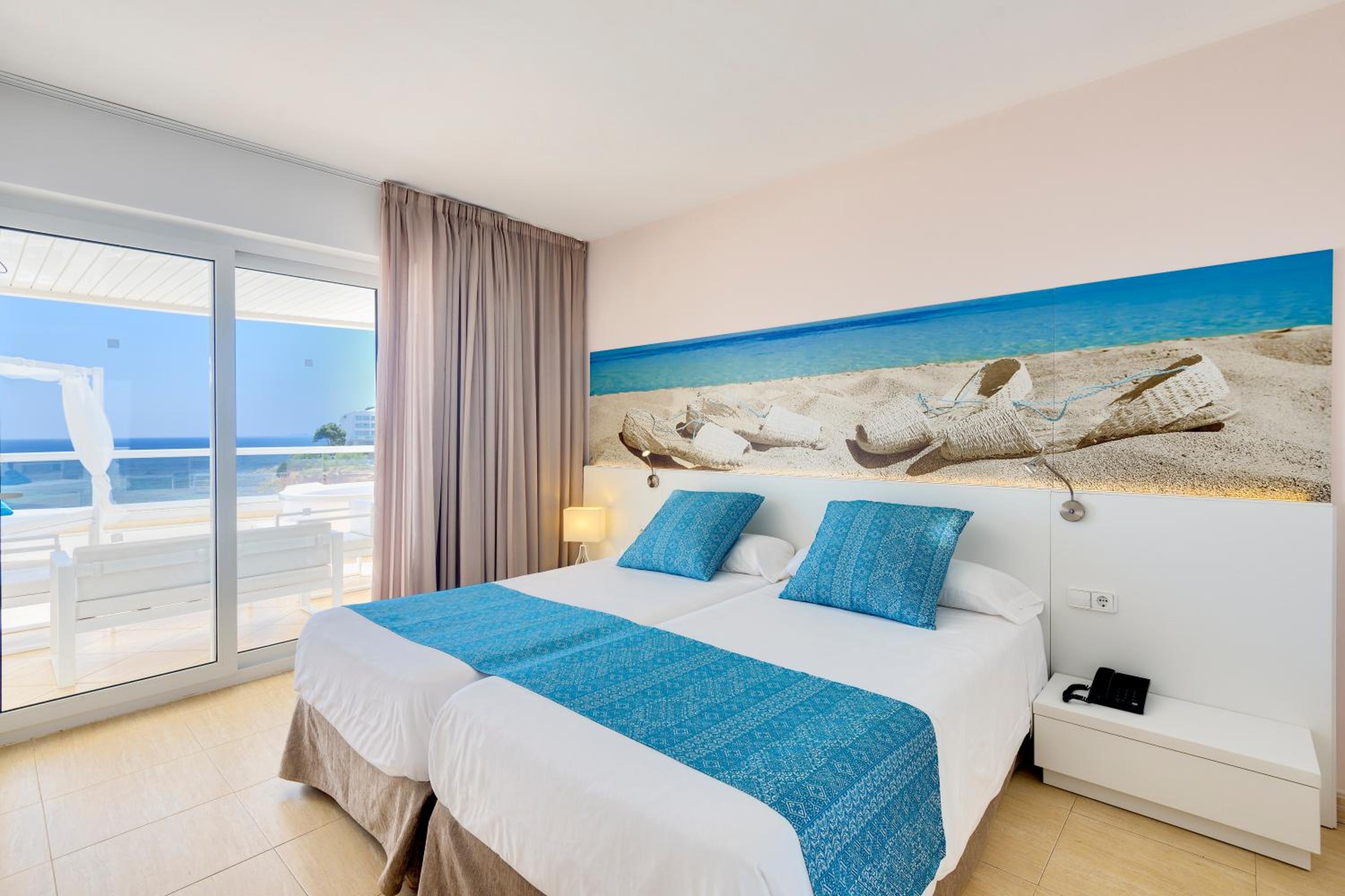 Privilege Suite with Front Sea View