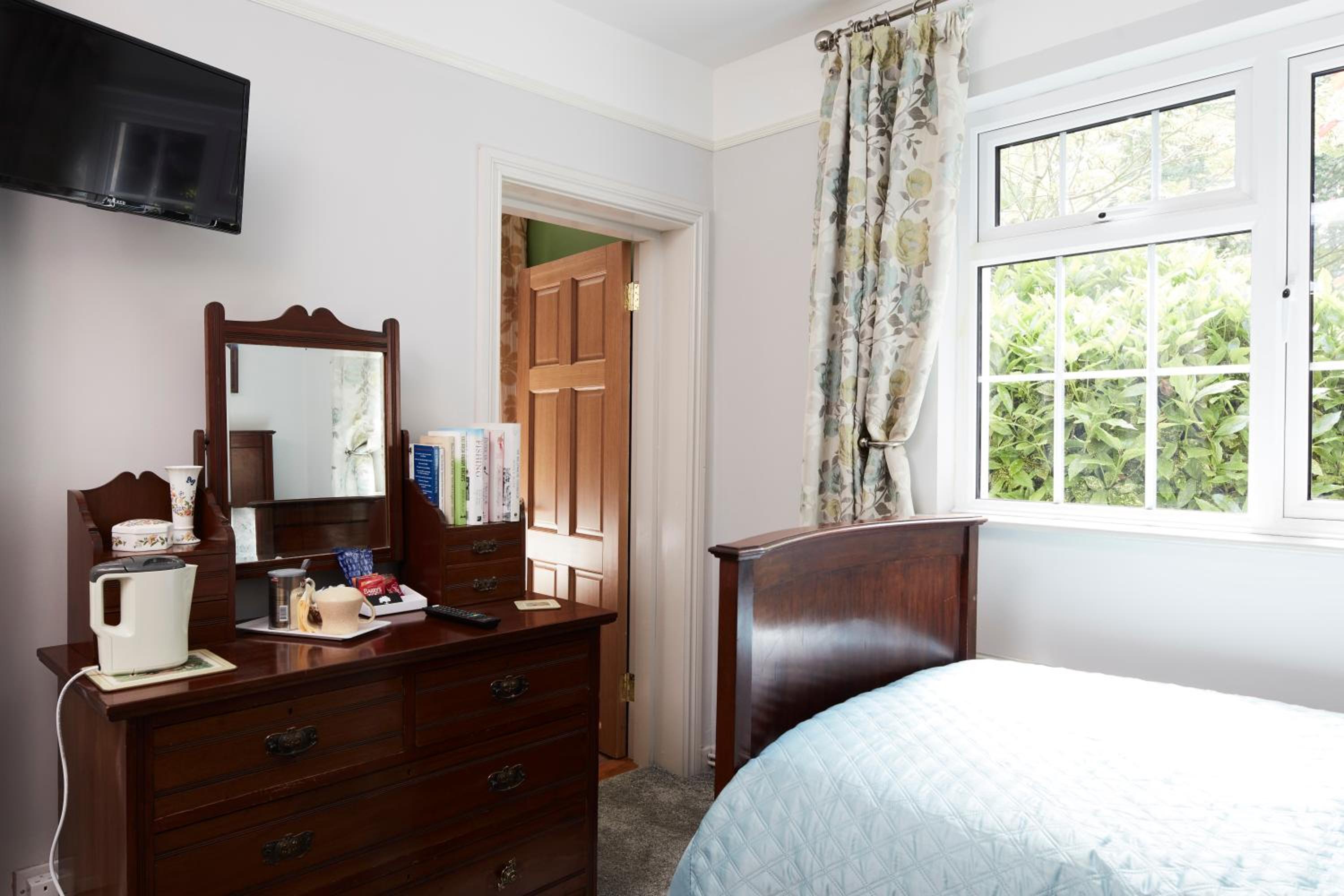 Deluxe Triple Room with Bath photo 3