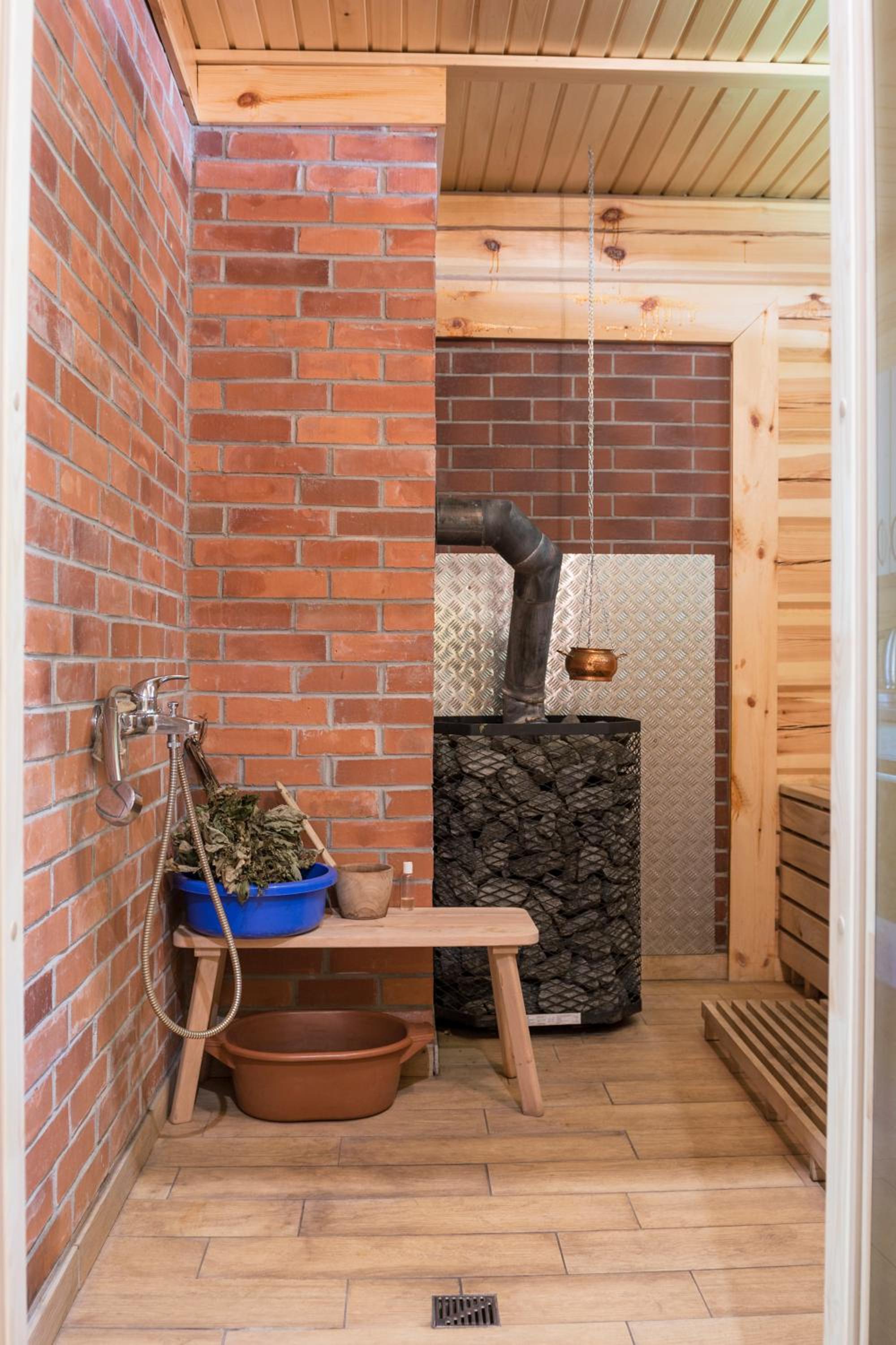 Two-Bedroom House - Photo 16