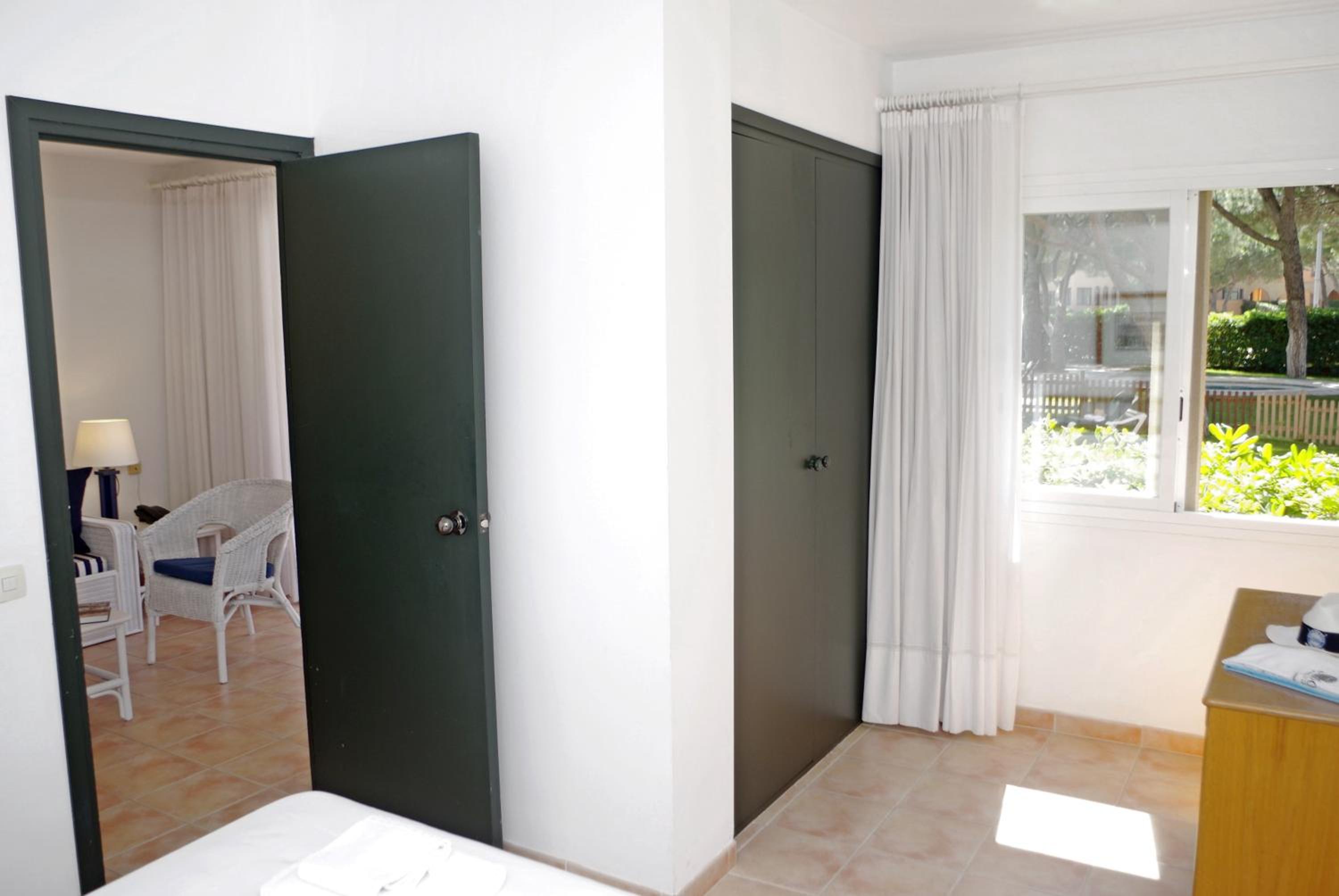One-Bedroom Apartment (2 Adults) photo 2