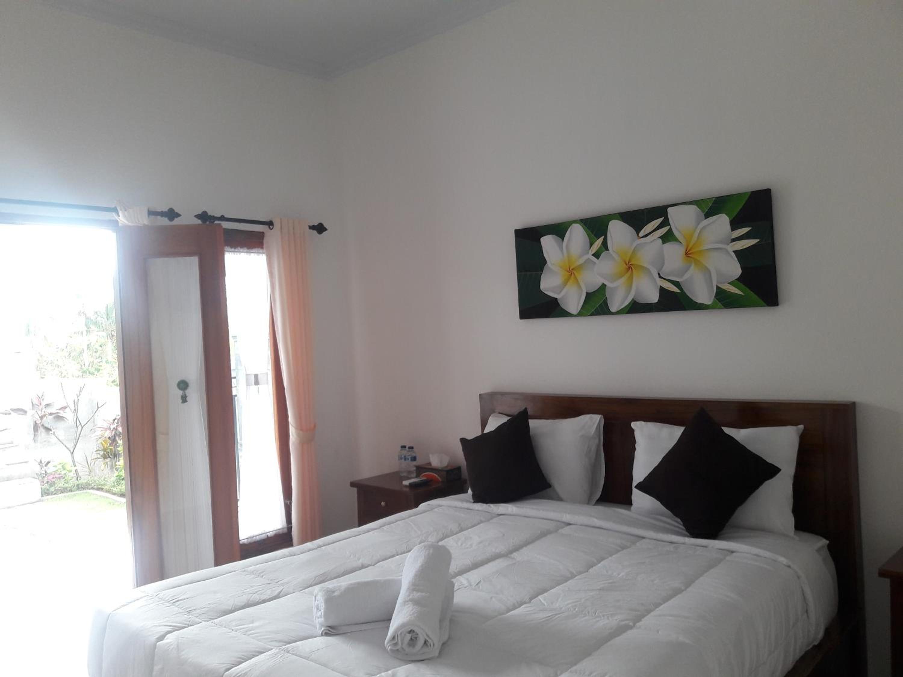 Double Room with Pool View photo 3