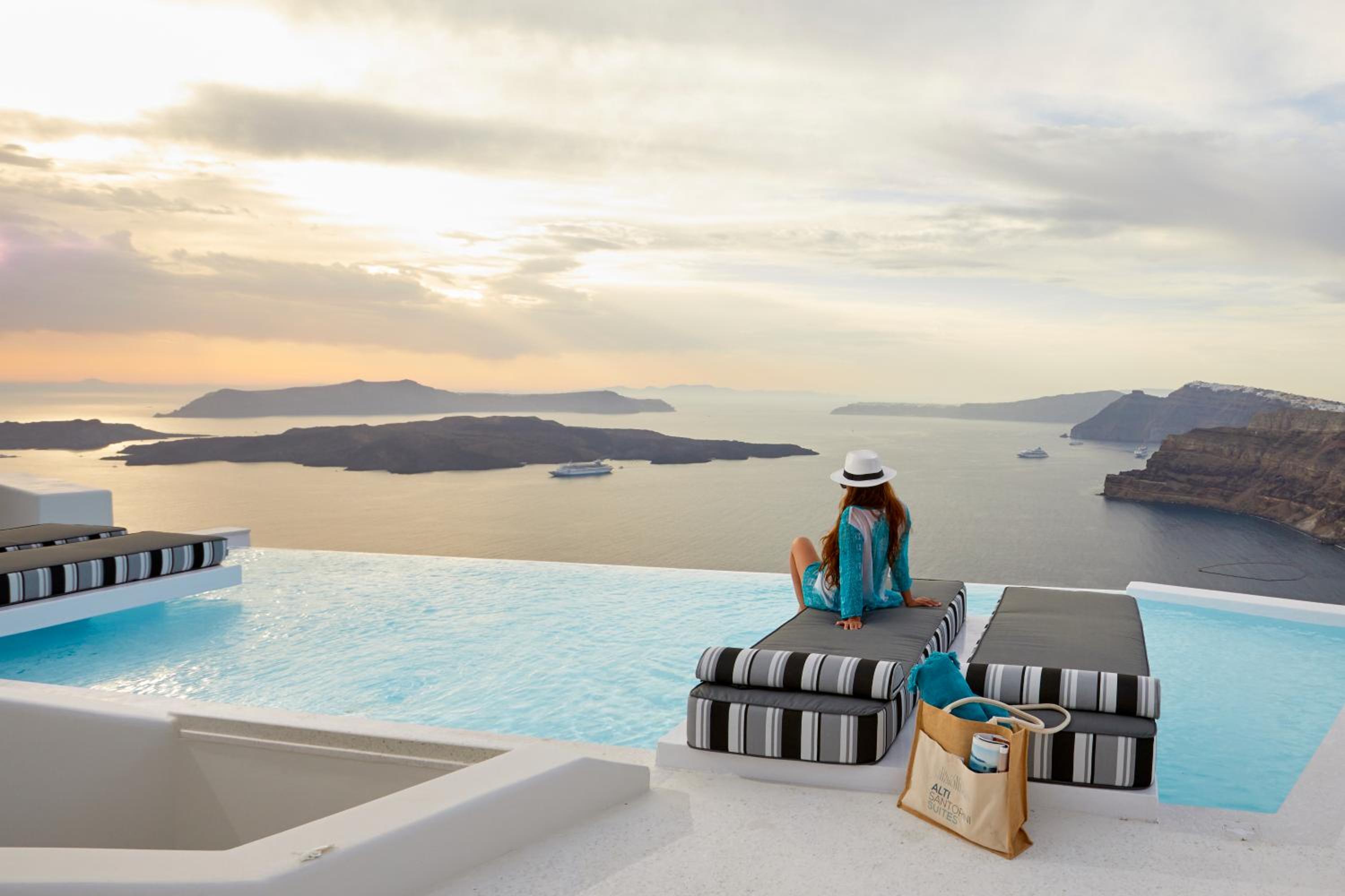 Sugarmoon Suite with Heated Plunge Pool, Infinity Pool, and Caldera View - Photo 26