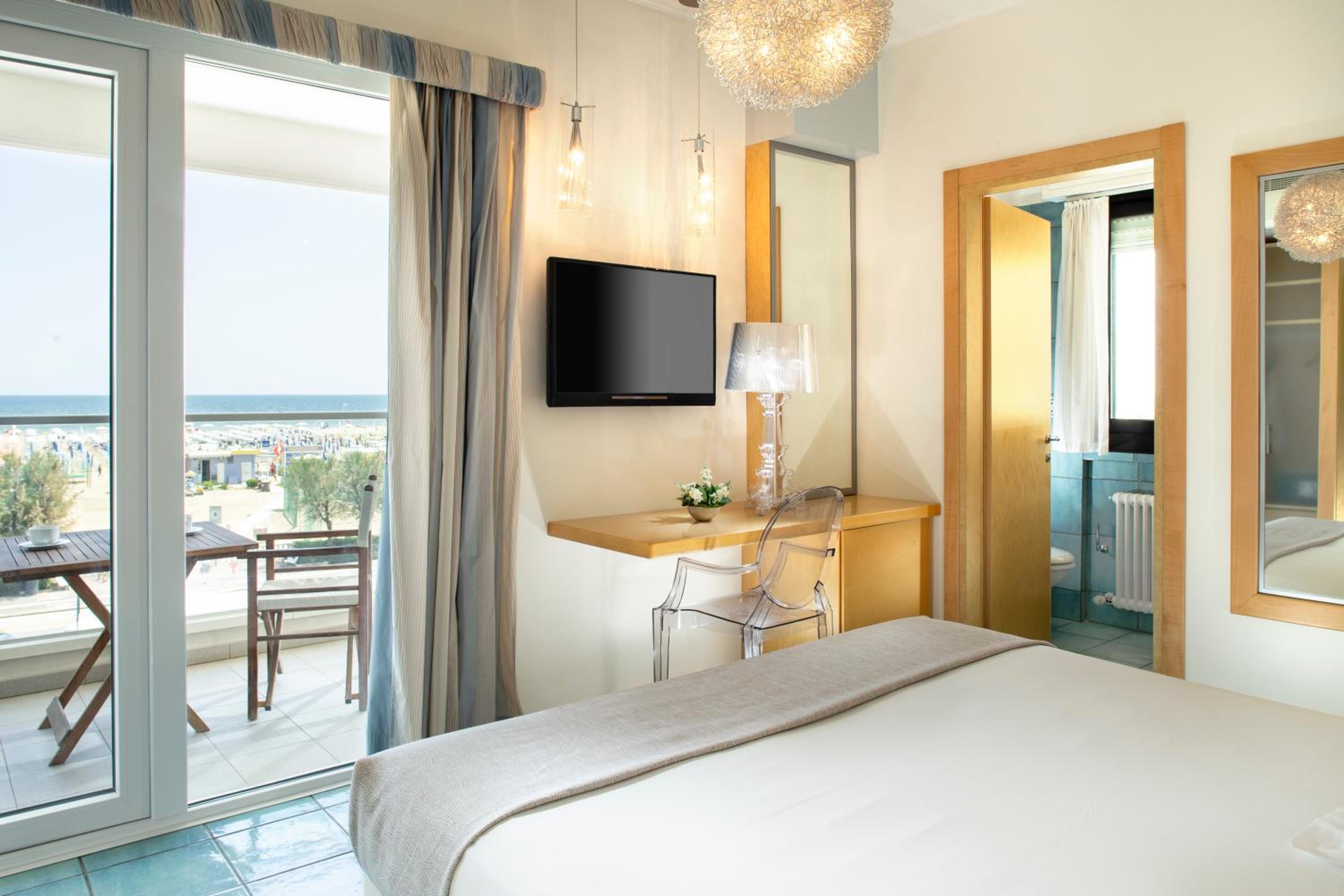 Deluxe Double Room - Photo 1