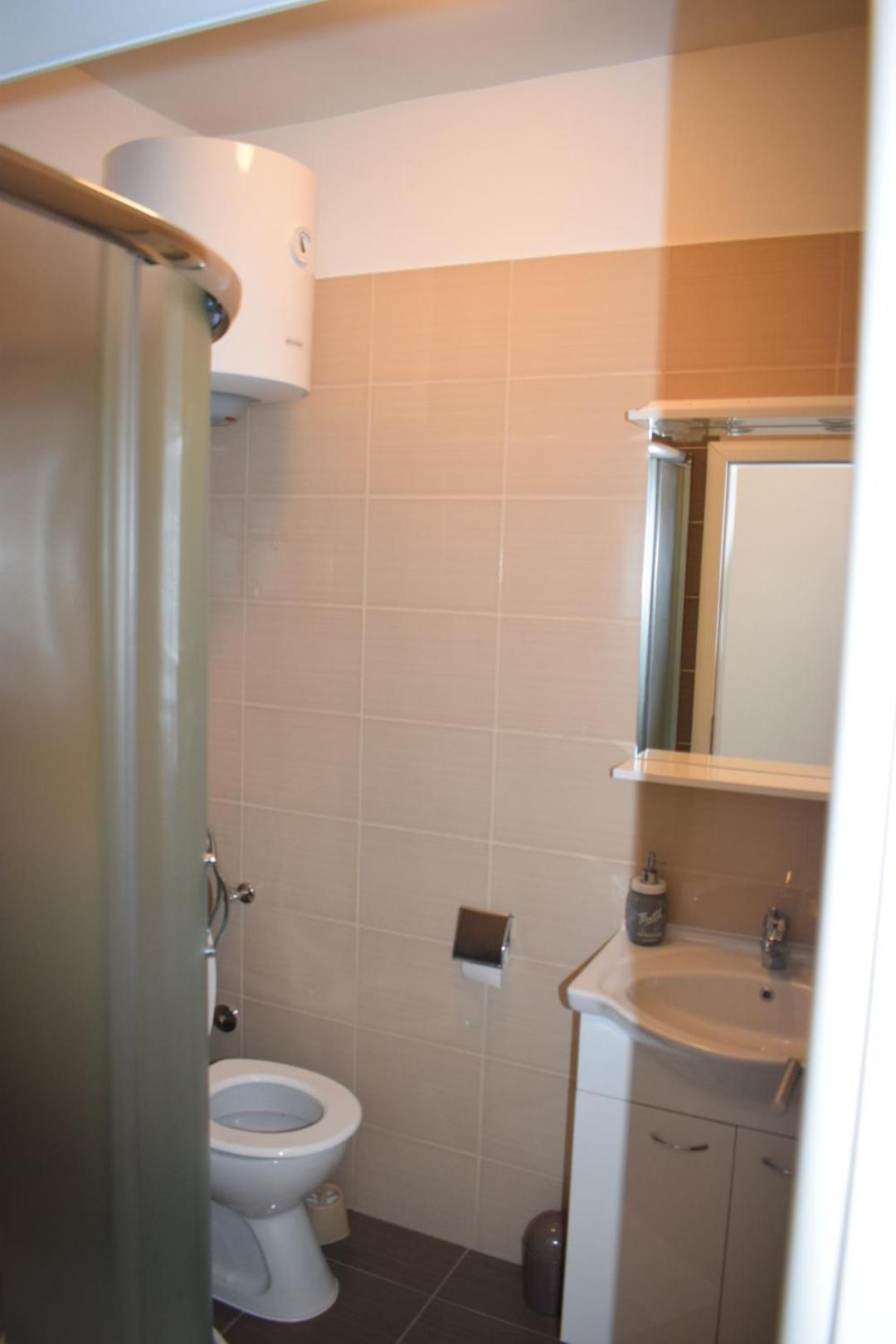 One-Bedroom Apartment photo 3