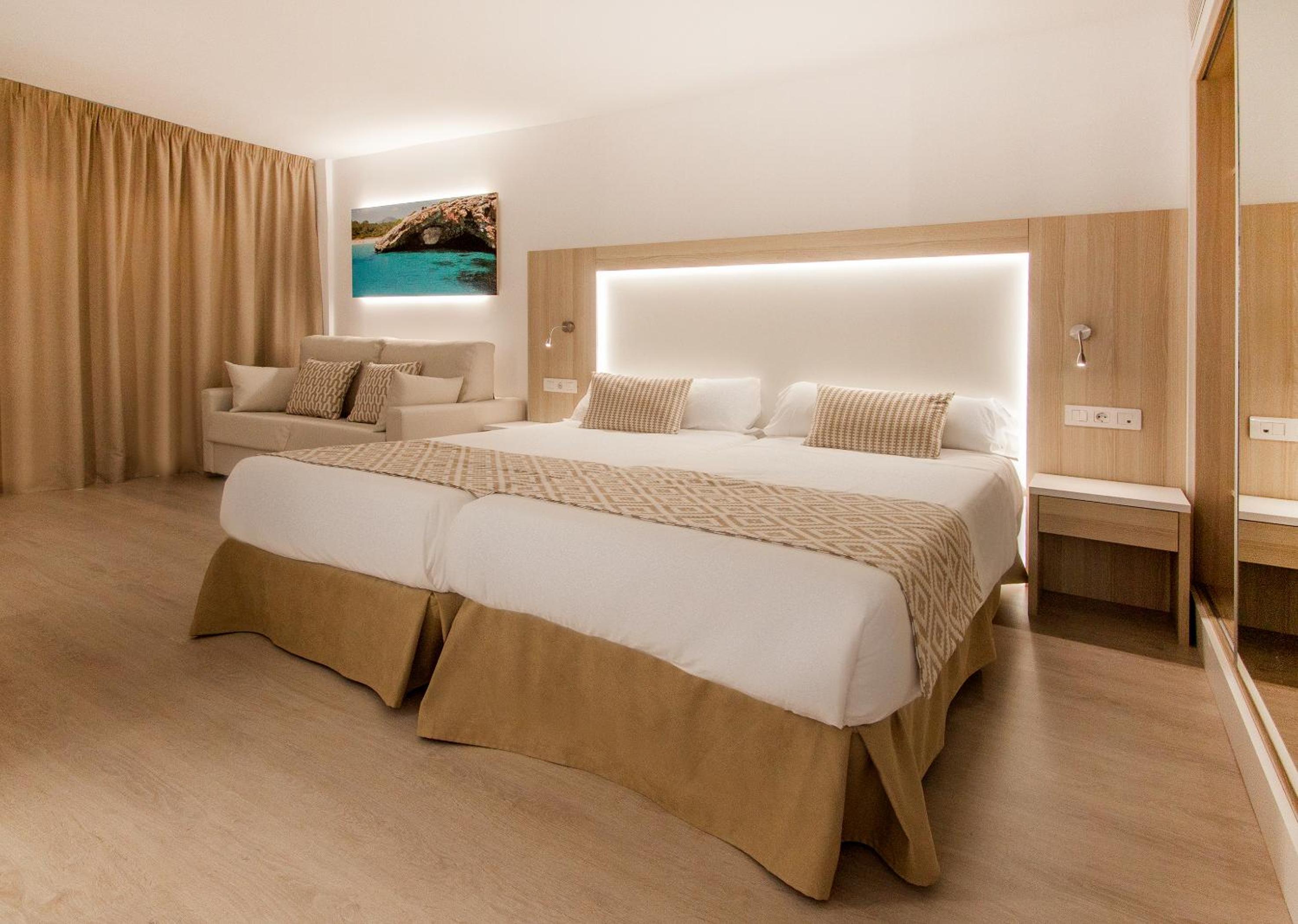 One-Bedroom Apartment (2 Adults + 1 Child) - Photo 3