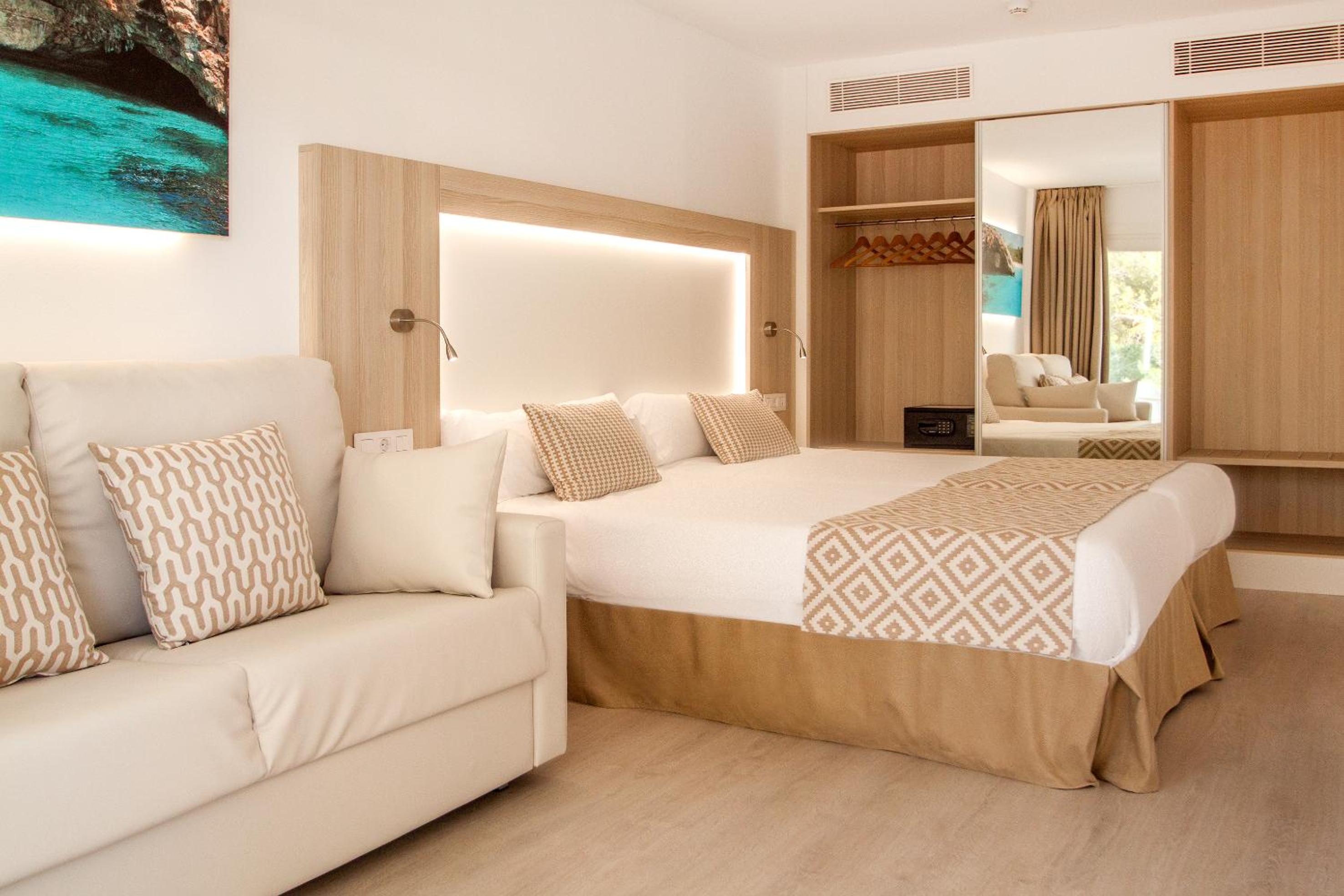 One-Bedroom Apartment (2 Adults + 1 Child) - Photo 6