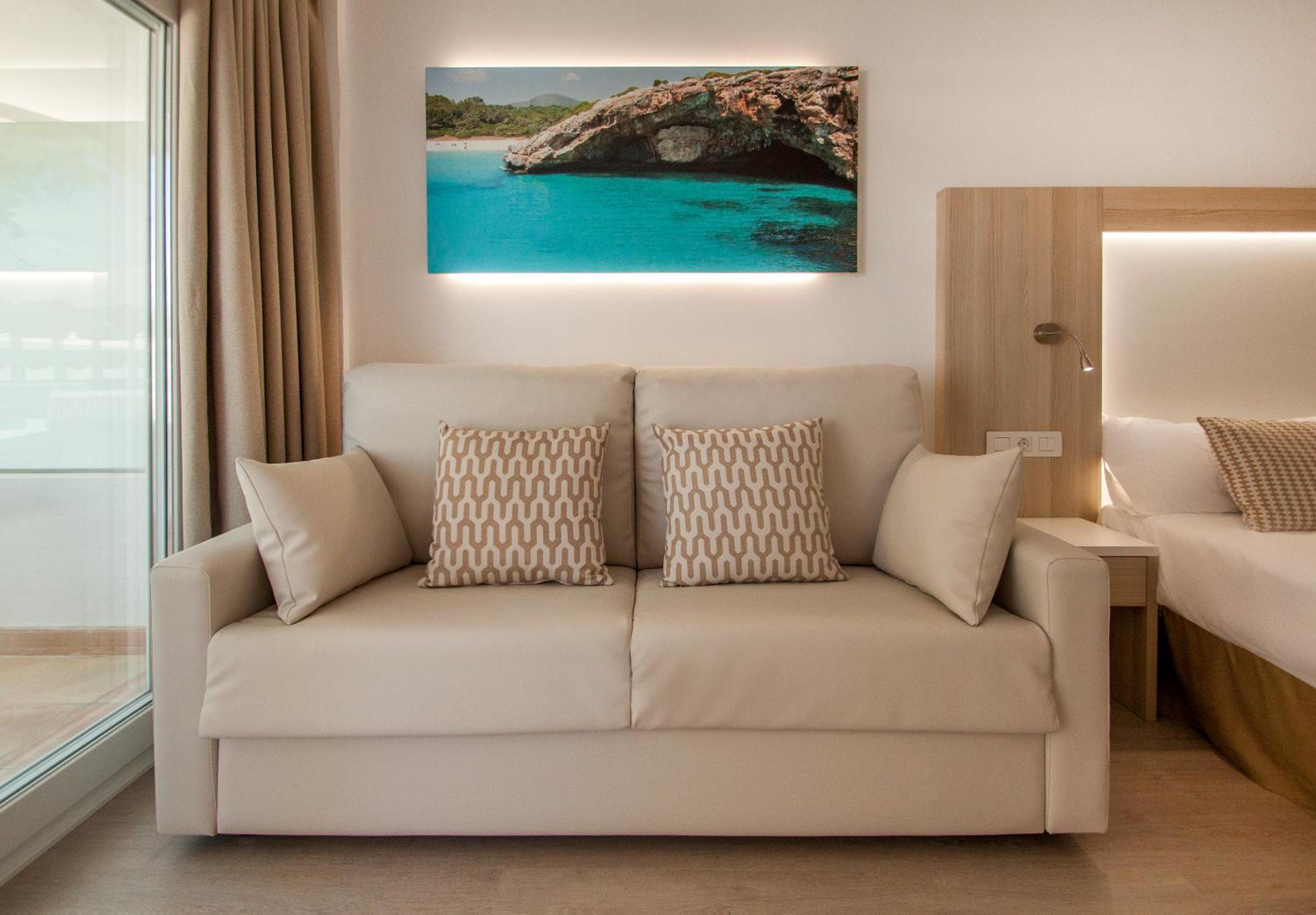 One-Bedroom Apartment (2 Adults + 1 Child) - Photo 8