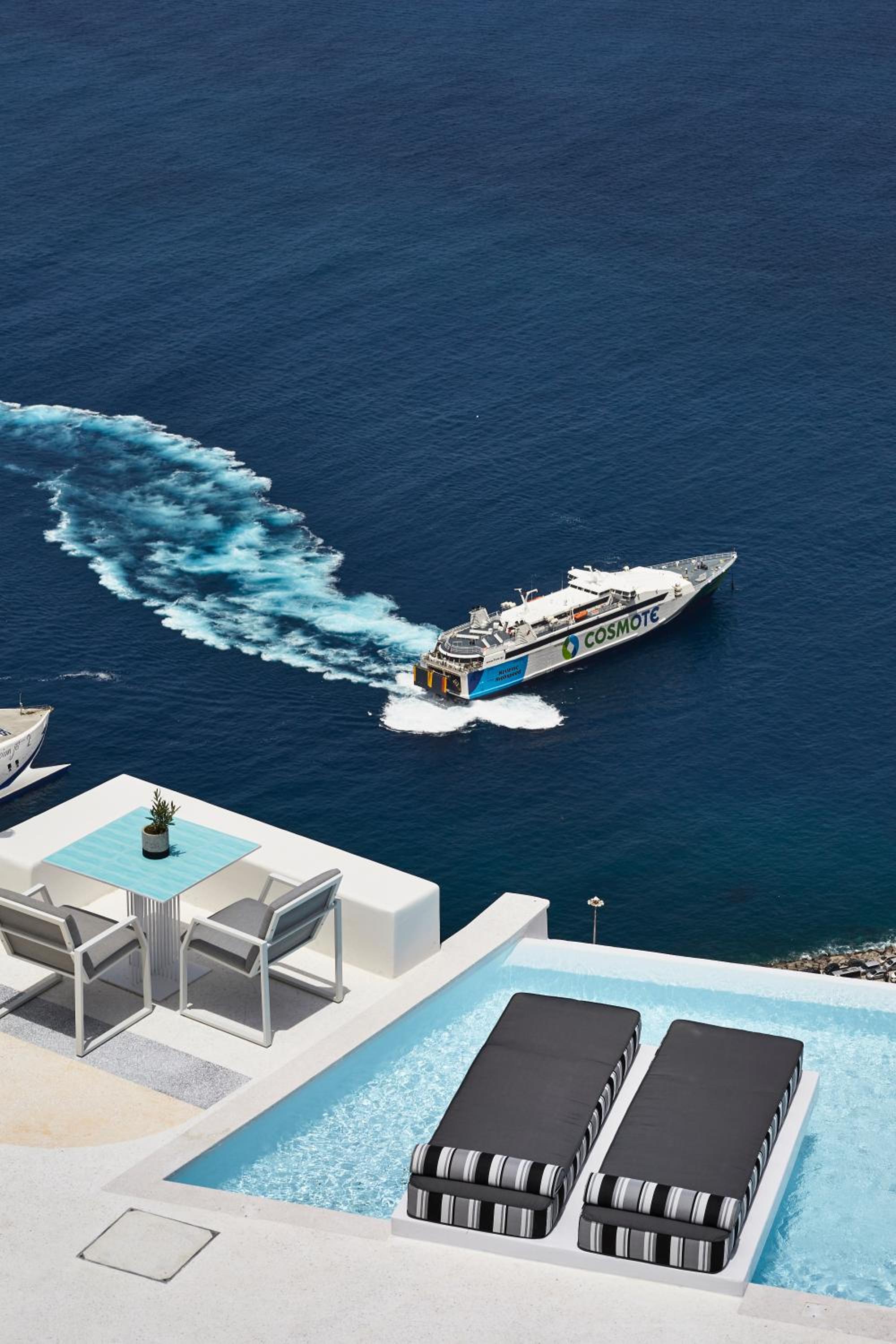 Sugarmoon Suite with Heated Plunge Pool, Infinity Pool, and Caldera View - Photo 12
