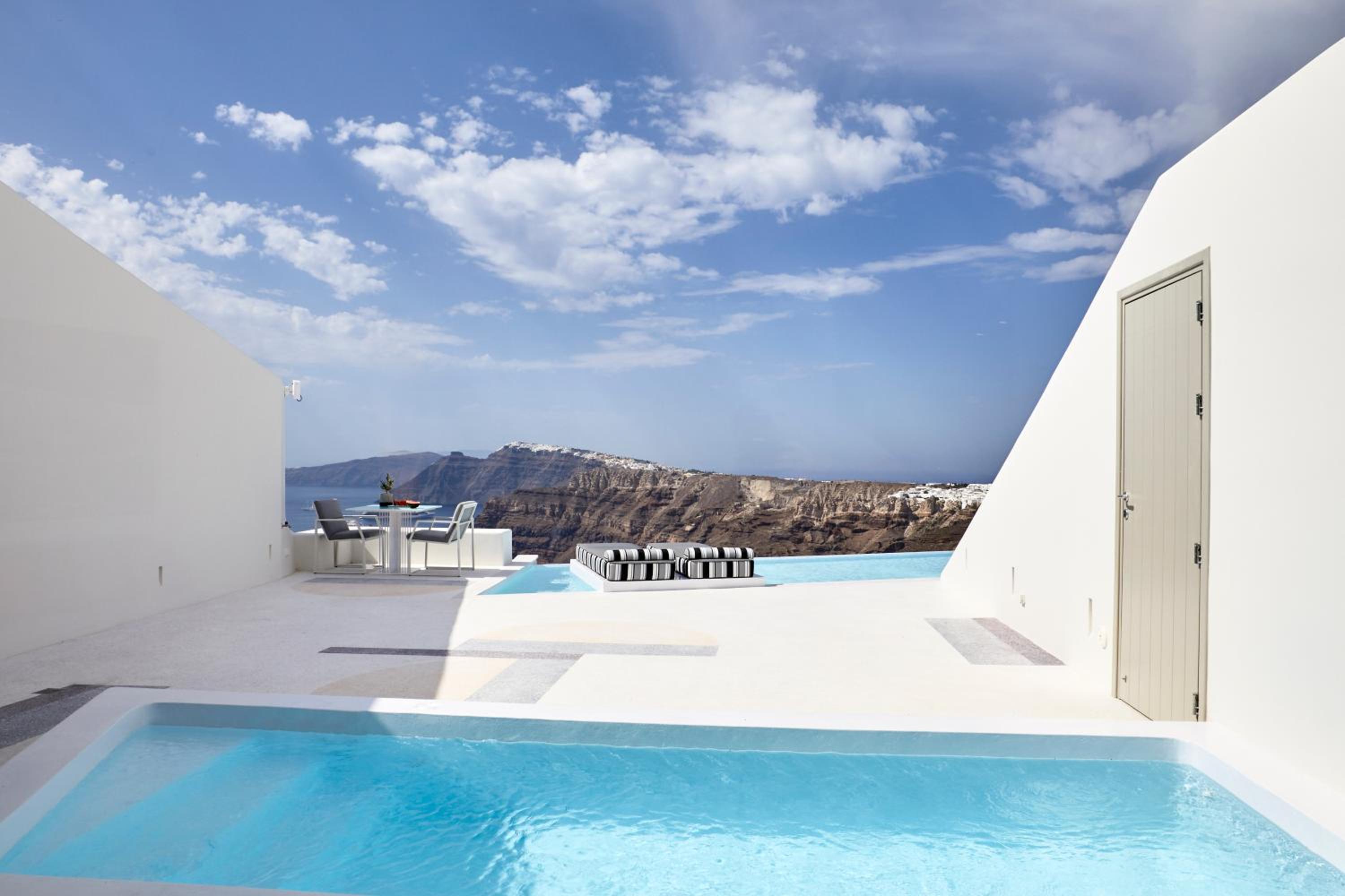Sugarmoon Suite with Heated Plunge Pool, Infinity Pool, and Caldera View - Photo 23