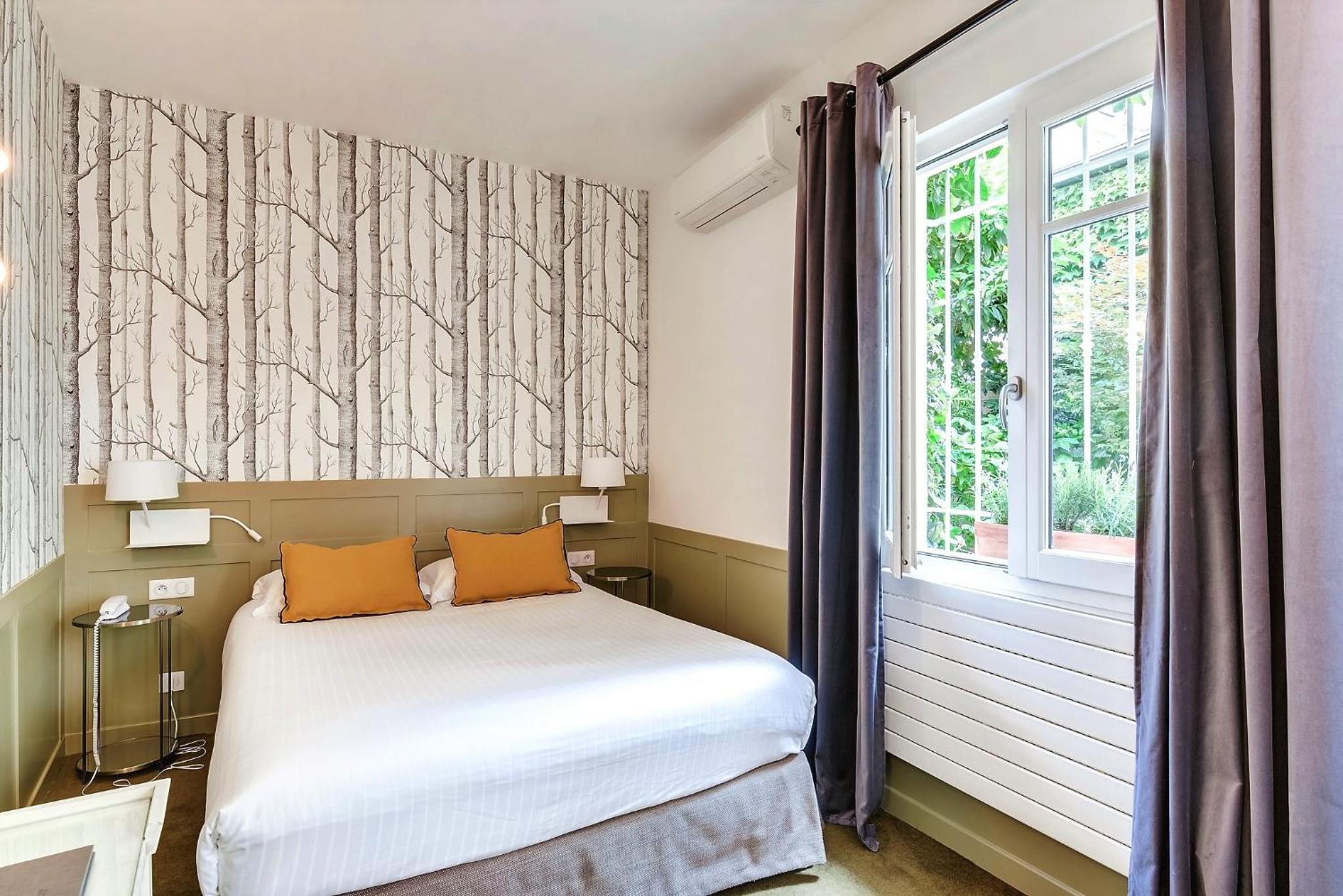 Superior Double Room thumbnail 6