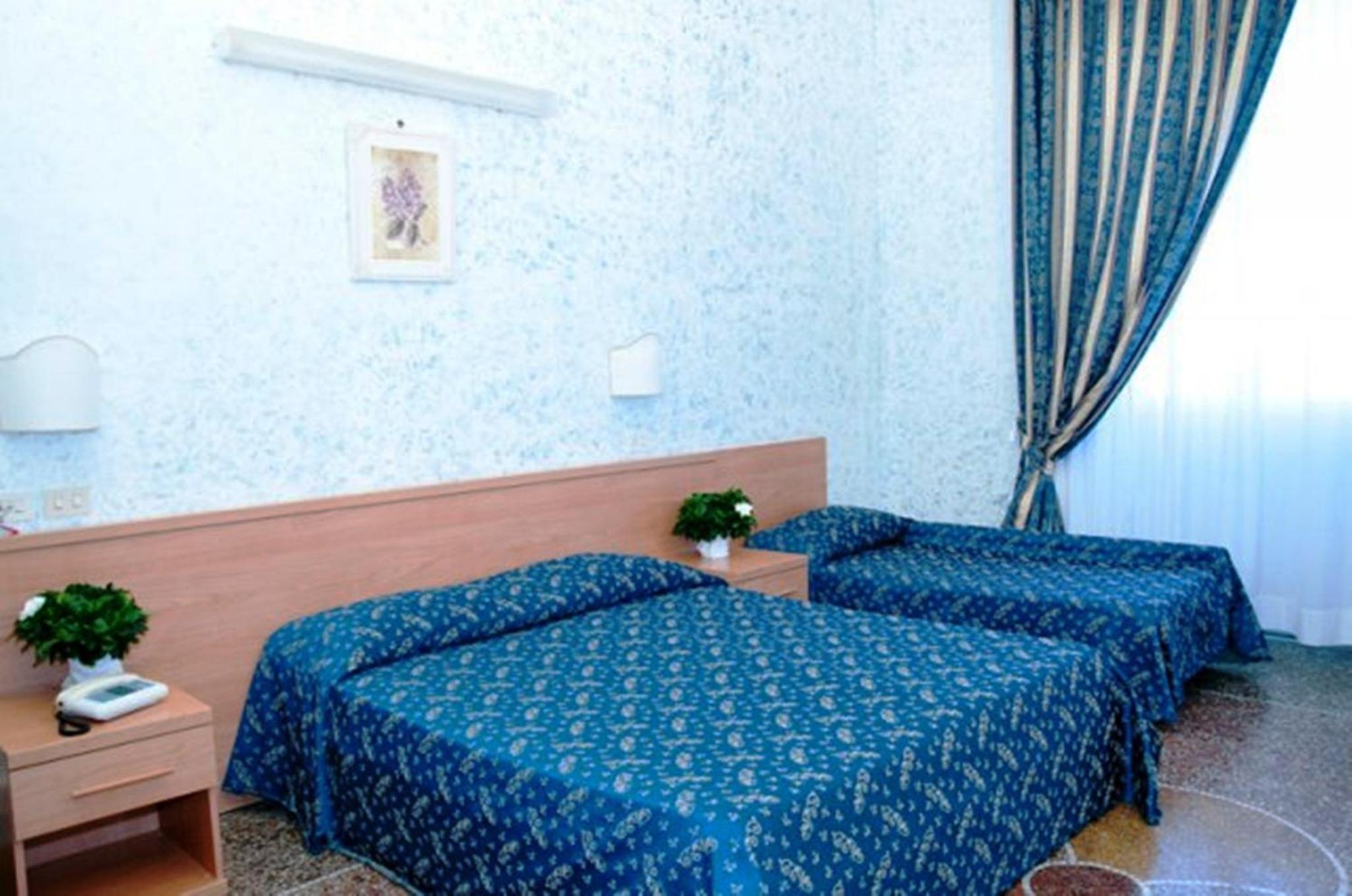 Standard Triple Room - Photo 2