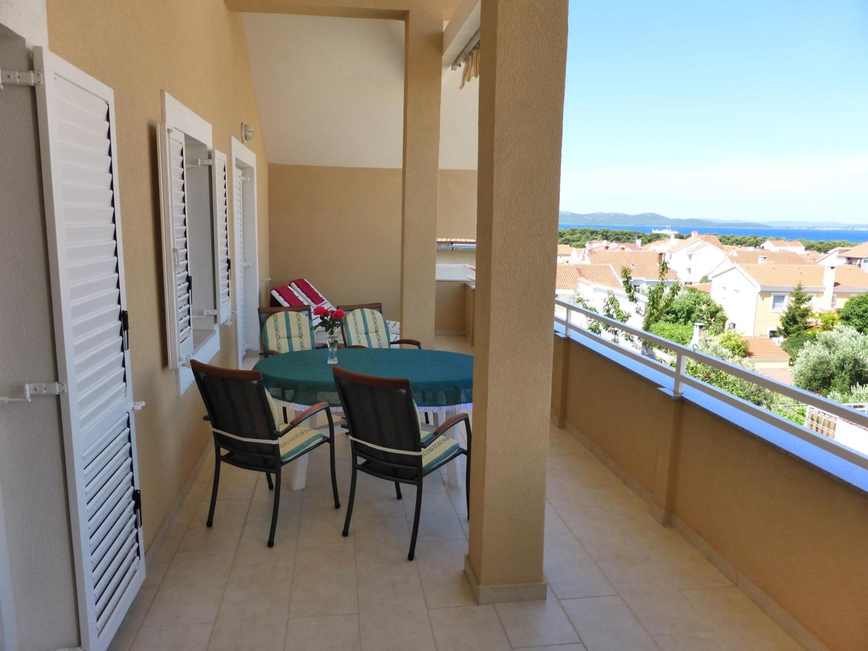 Two-Bedroom Apartment with Sea View (4 Adults)