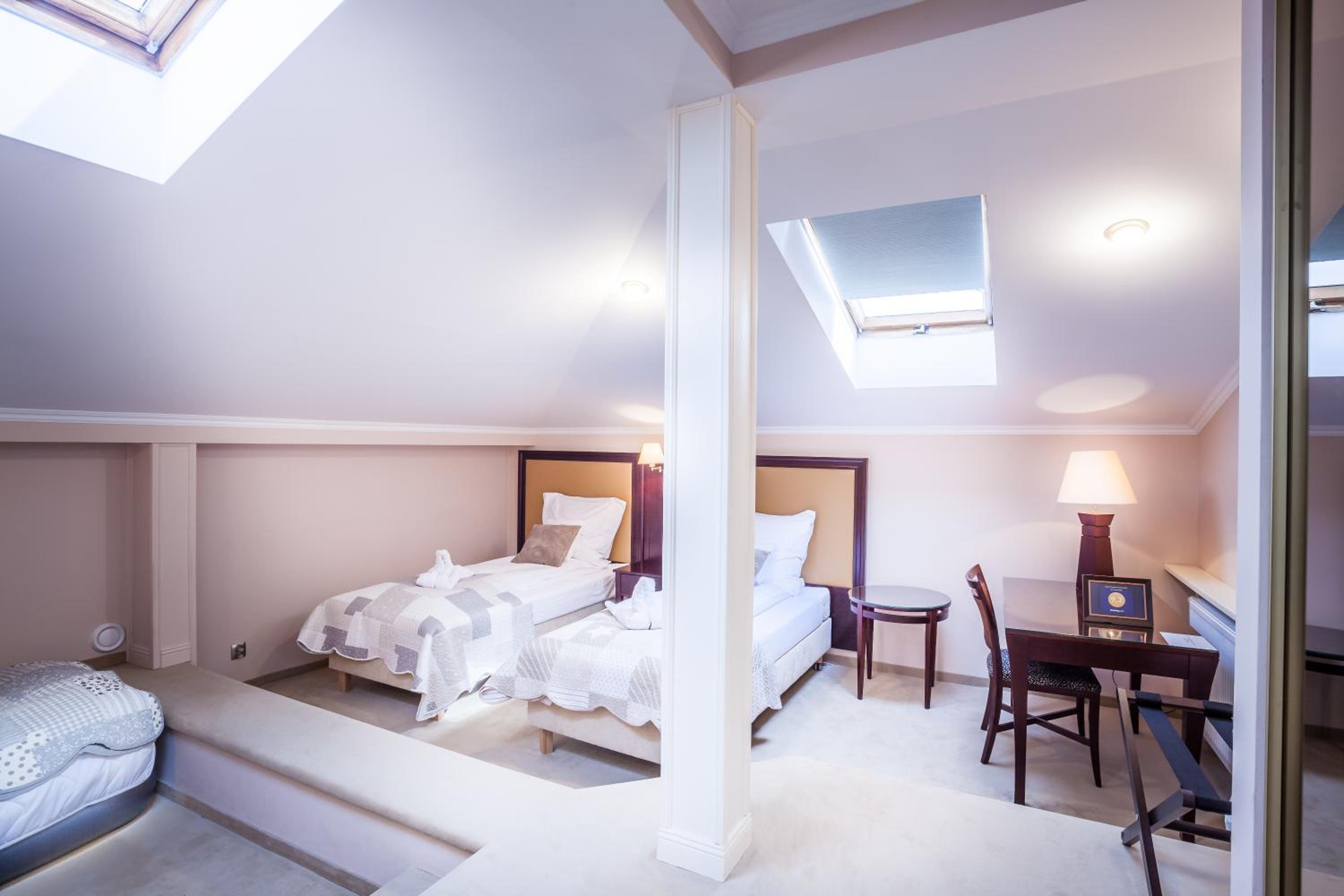 Triple Room with Private External Bathroom - Photo 3