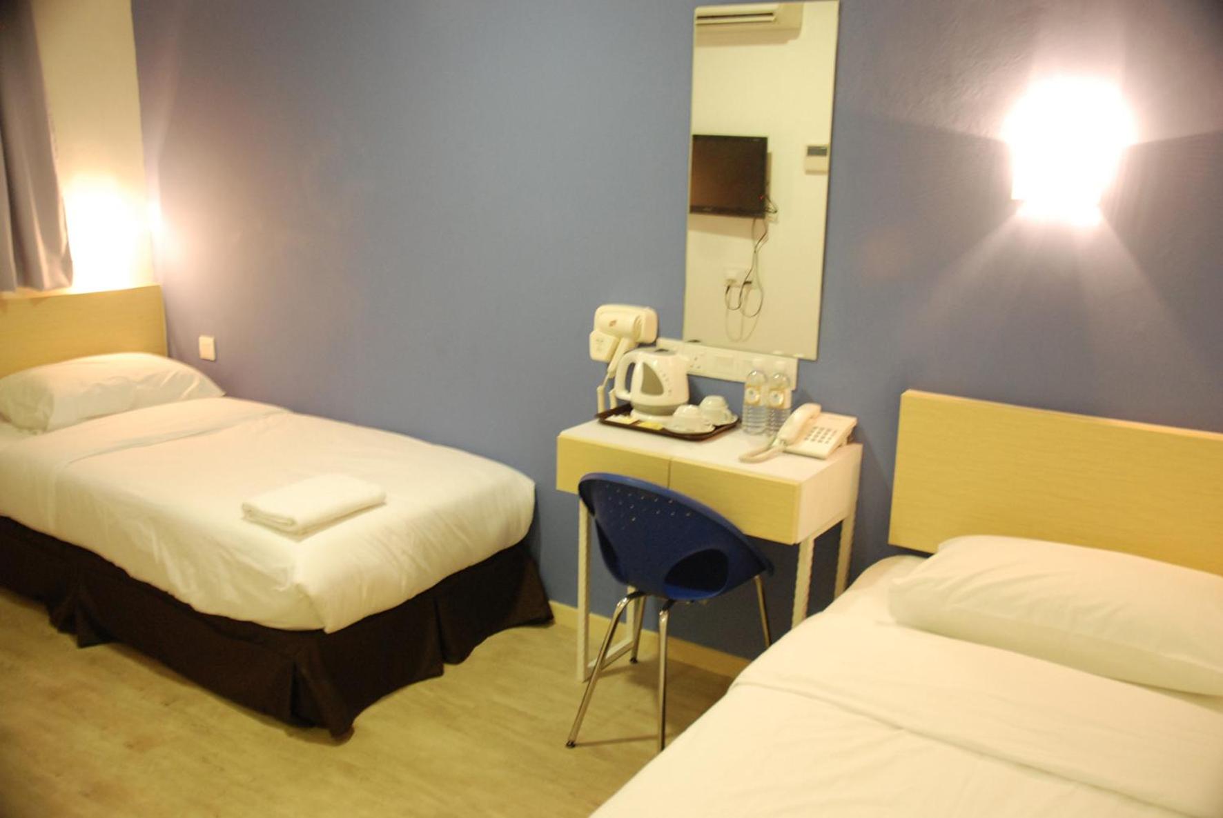 Deluxe Twin Room - Photo 3