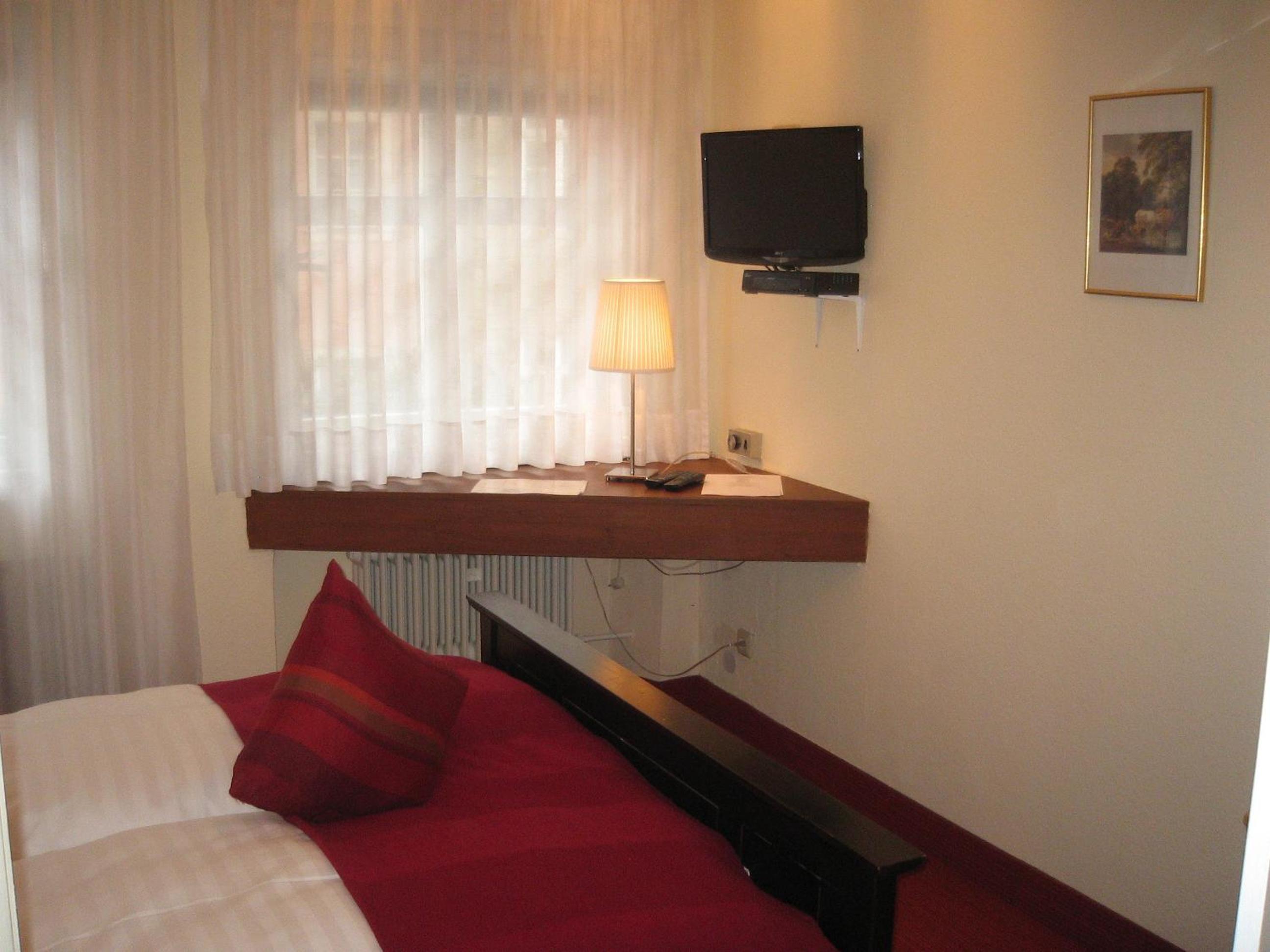 Standard Double Room - Photo 2