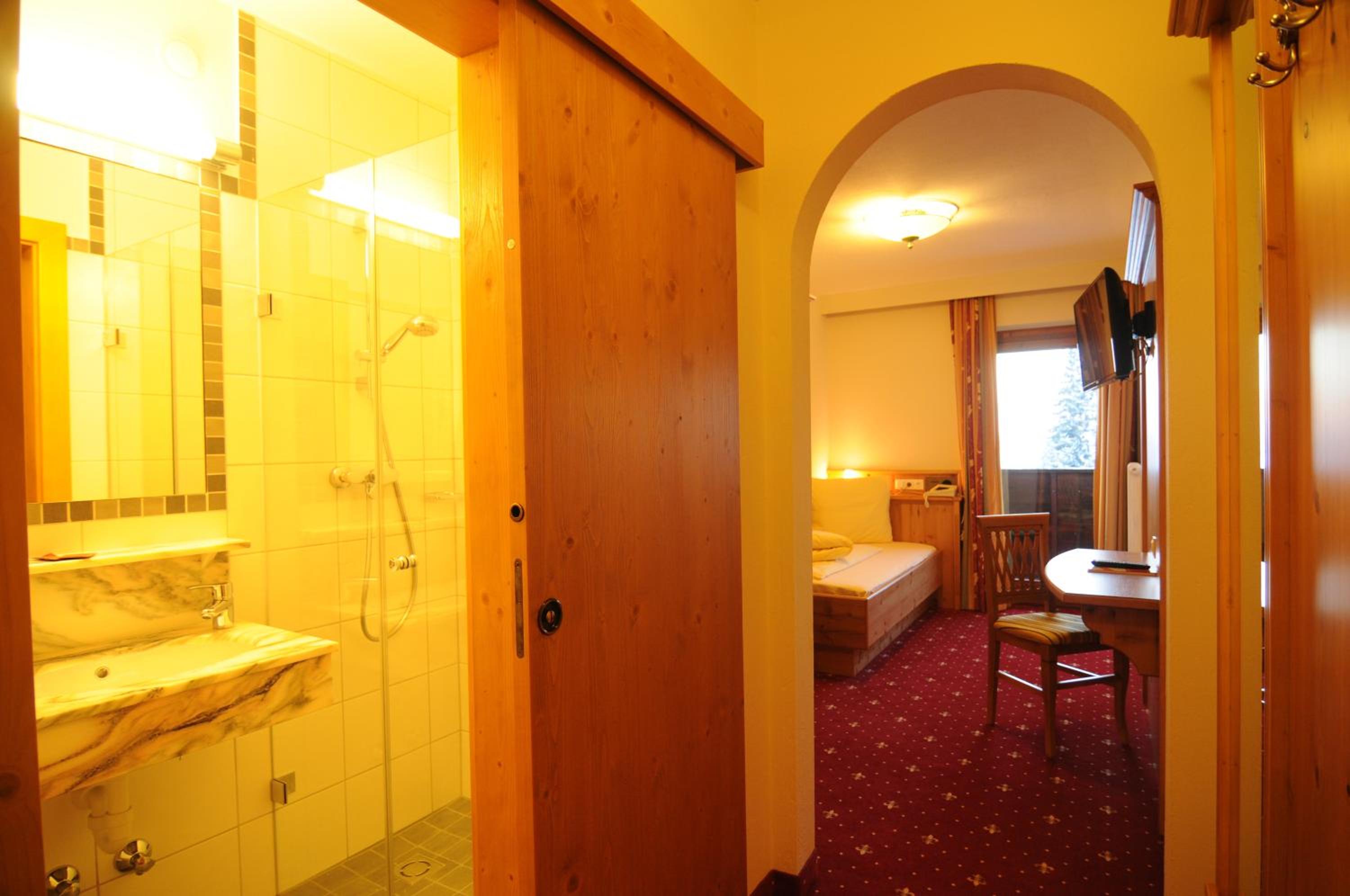 Single Room with Balcony photo 1
