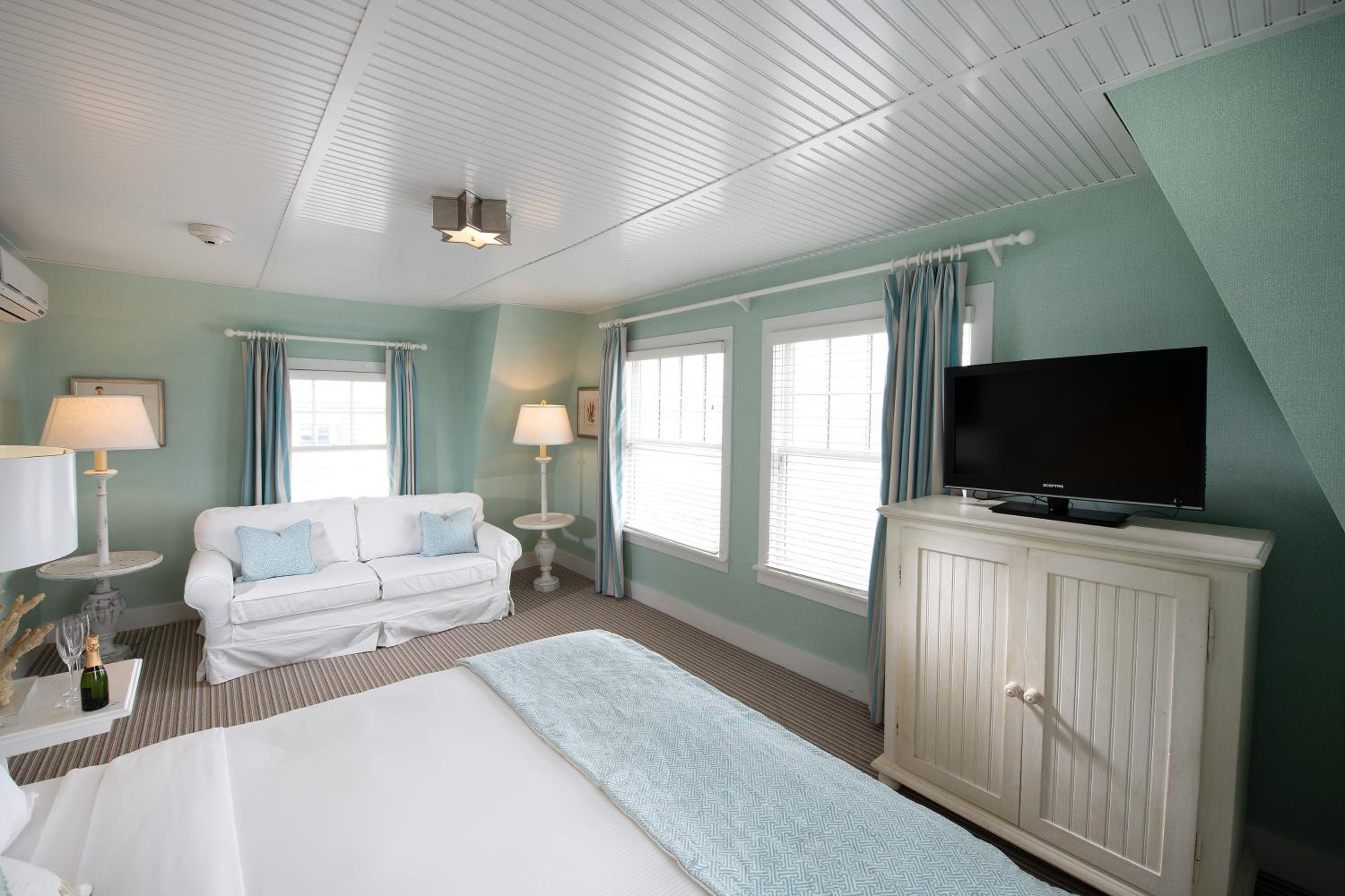 Ocean Front King