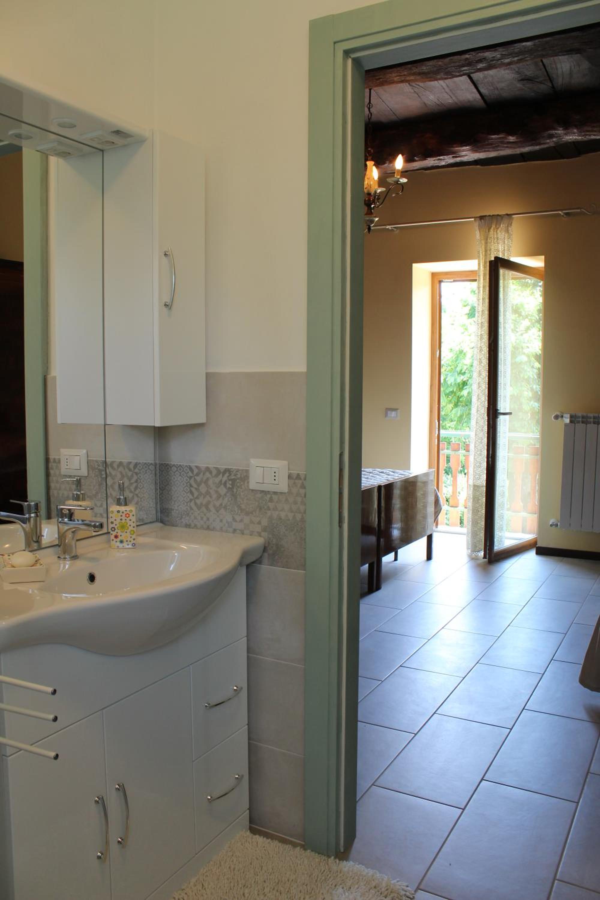 Triple Room with Private Bathroom - Photo 2
