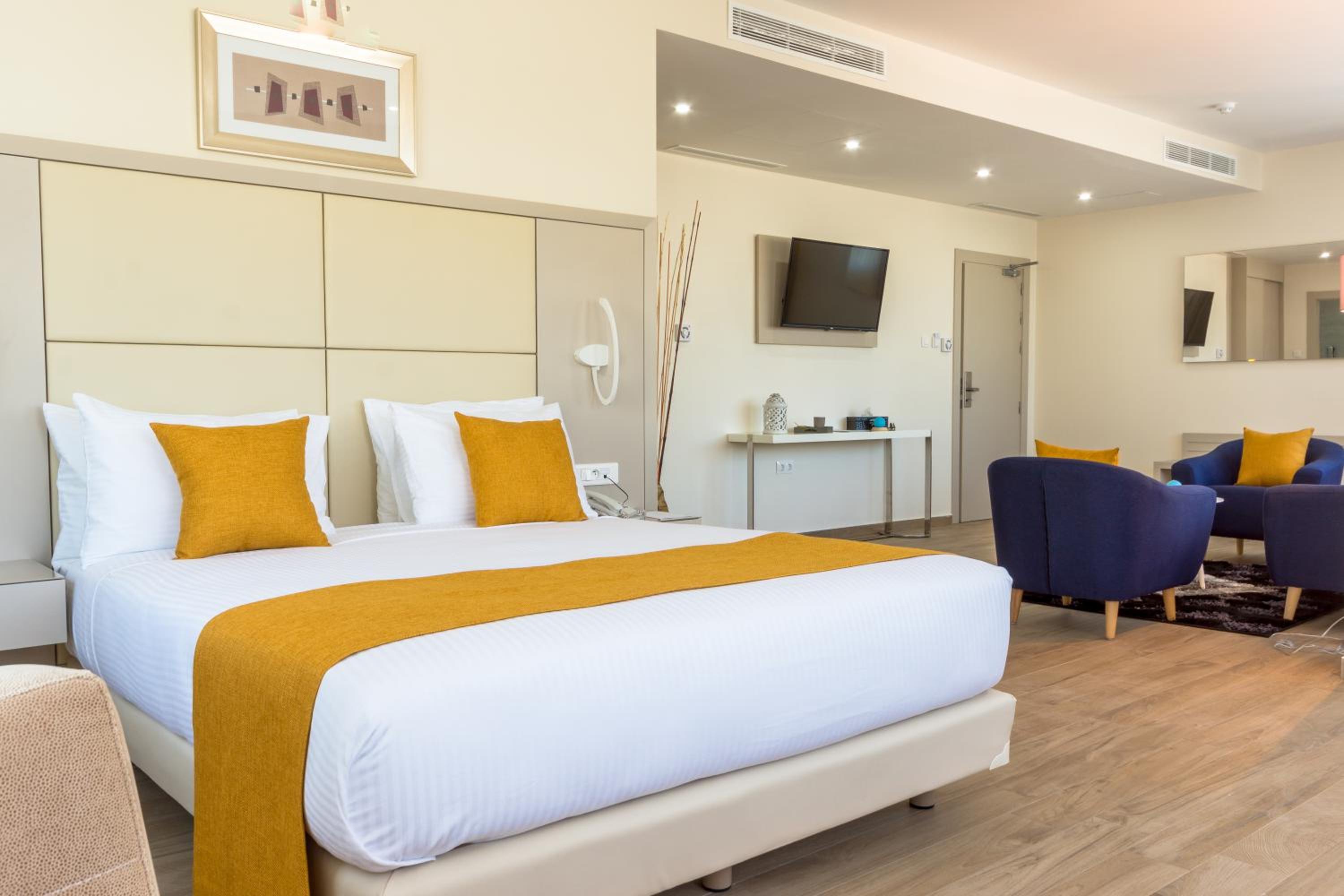Superior Suite - Photo 2