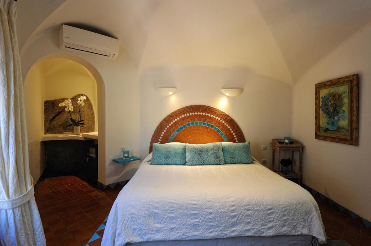 Double Room with Patio - Photo 8