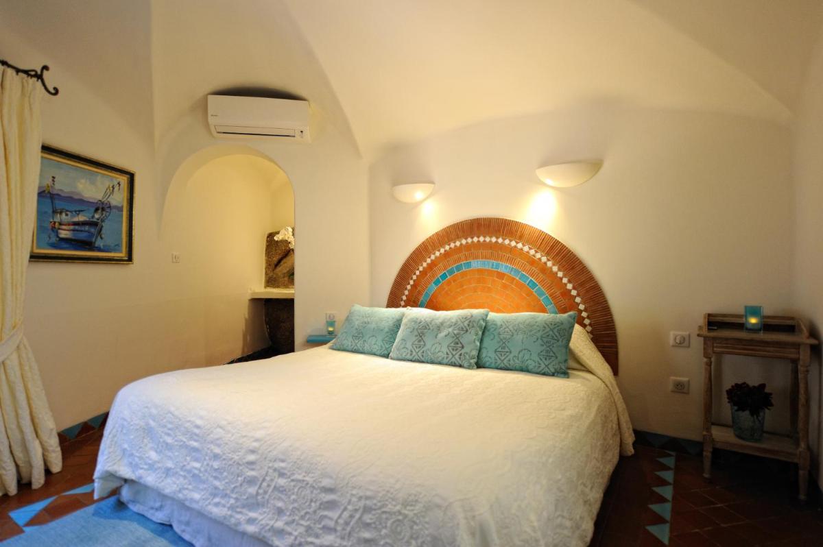 Double Room with Patio - Photo 7