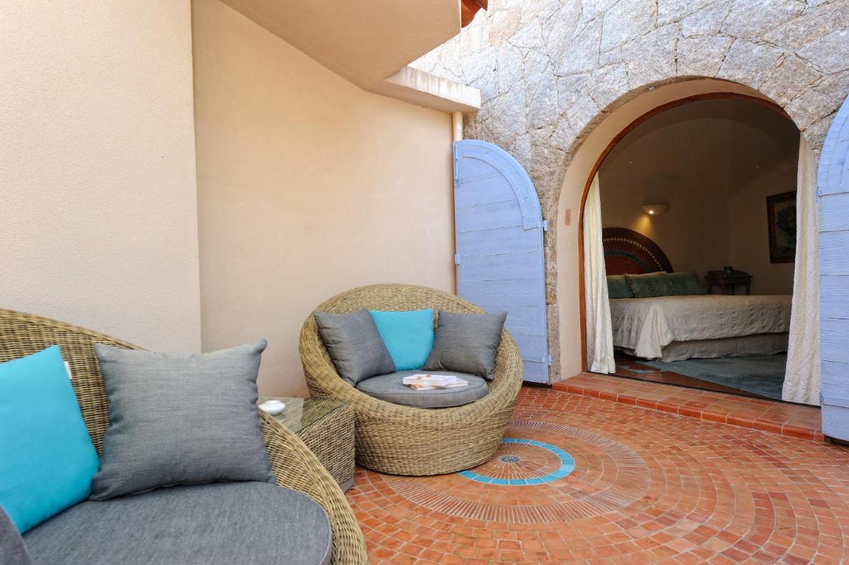 Double Room with Patio - Photo 15