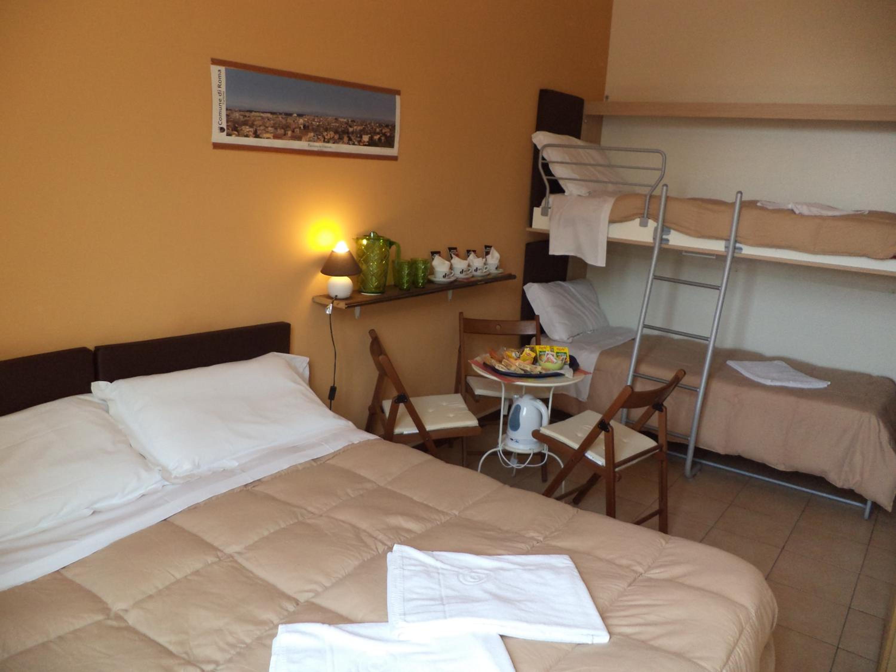 Economy Quadruple Room photo 1