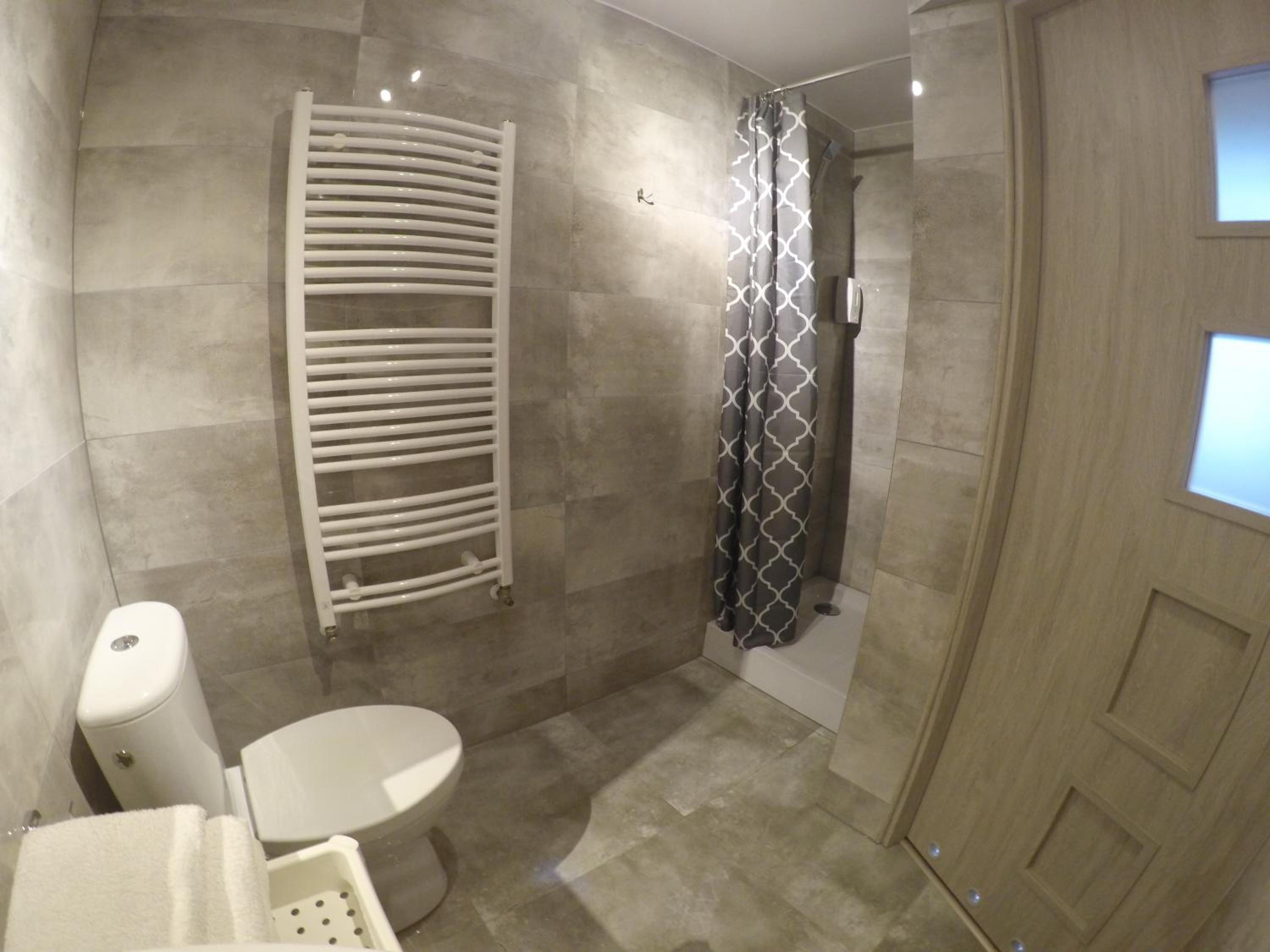 Twin Room with Shower photo 2