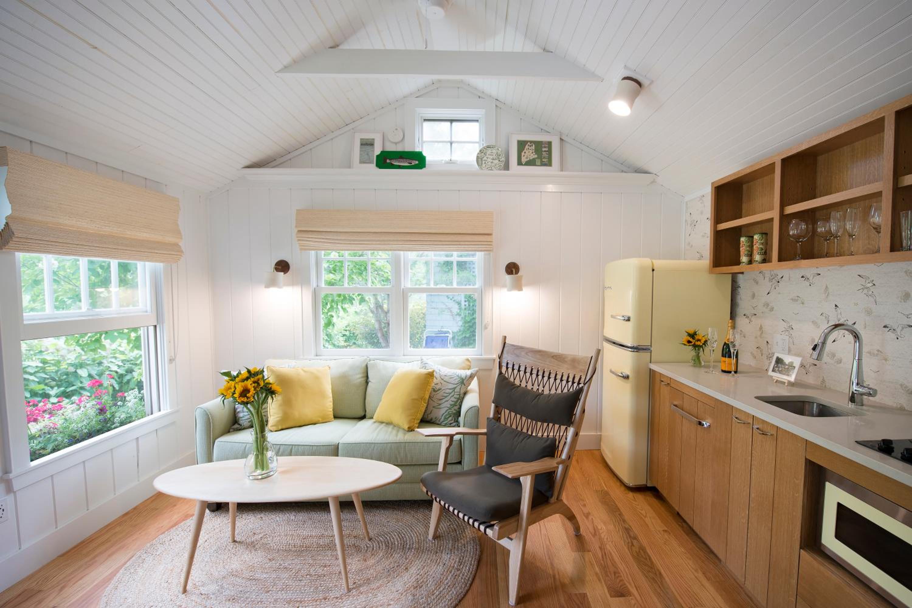 Ebb Tide Cottage with Cove View