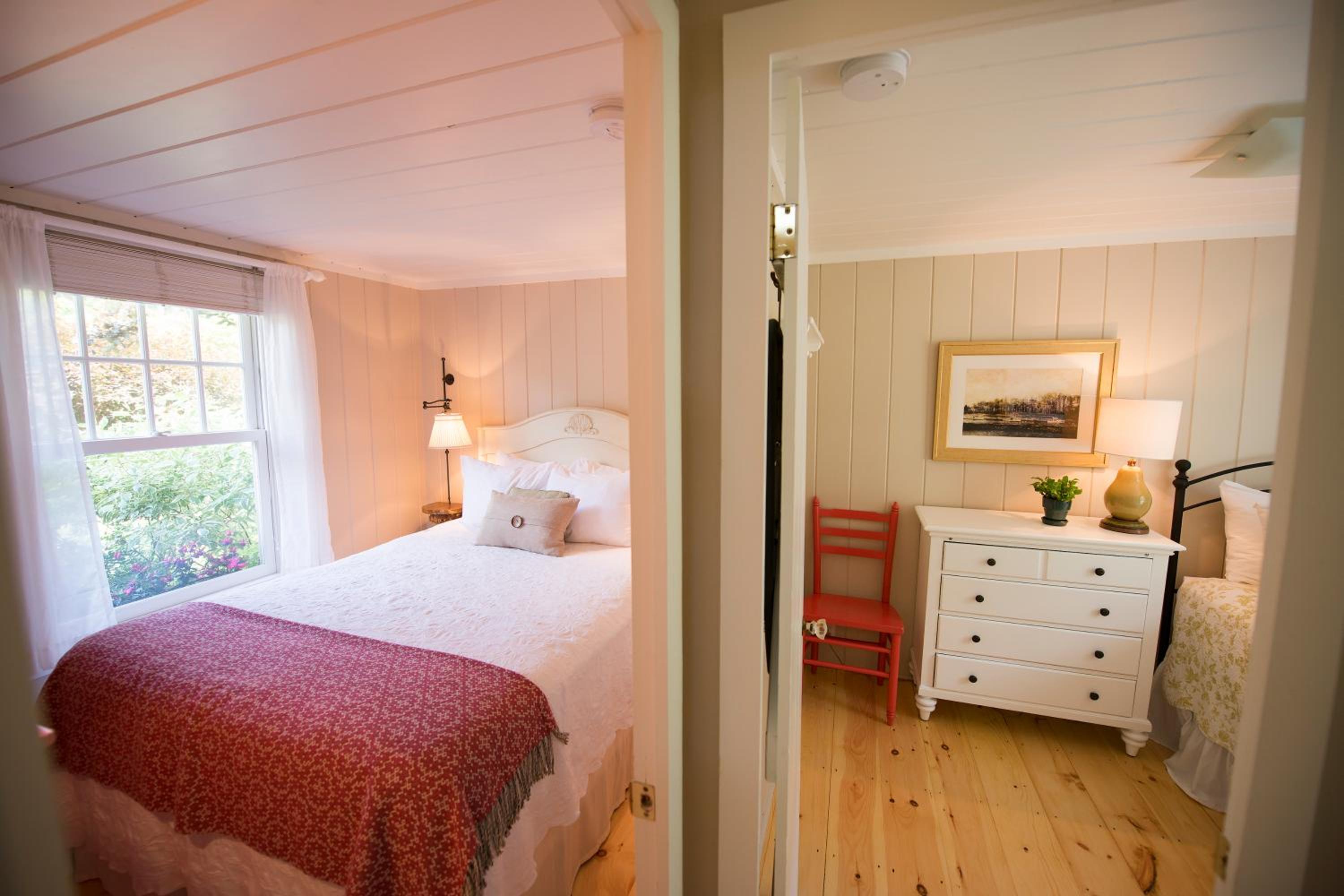 Sandpiper Cottage with Garden View