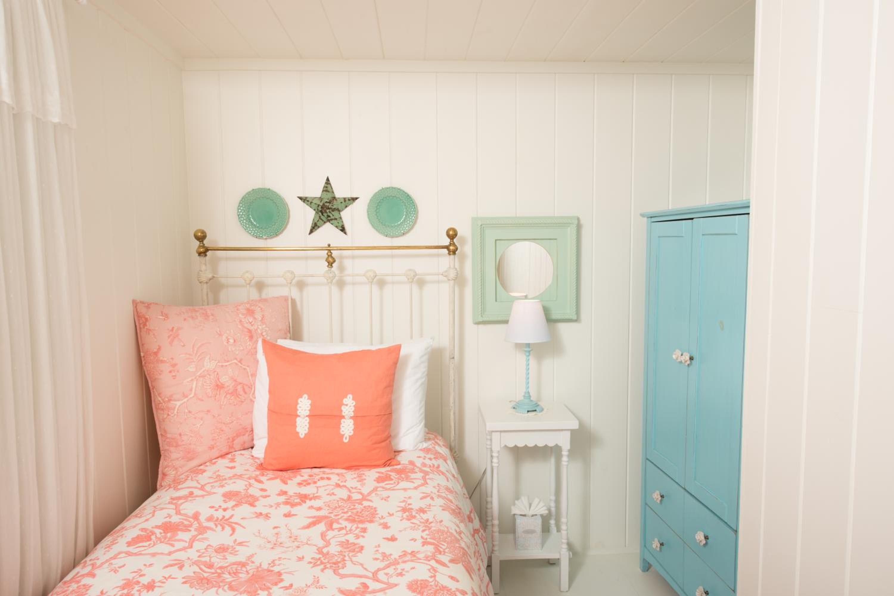 Sweet Dreams Two Bedroom Cottage with Cove View photo 2