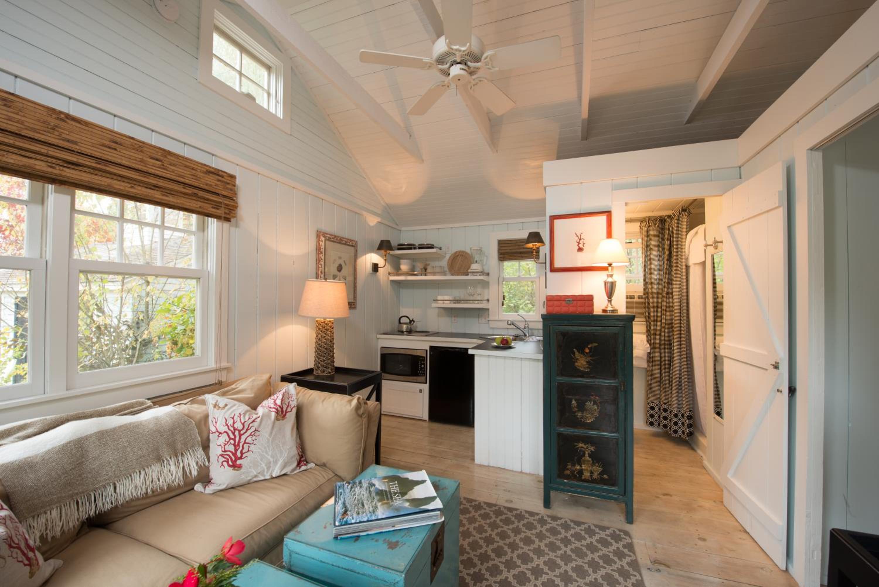 Sunset Cottage with Garden View photo 3