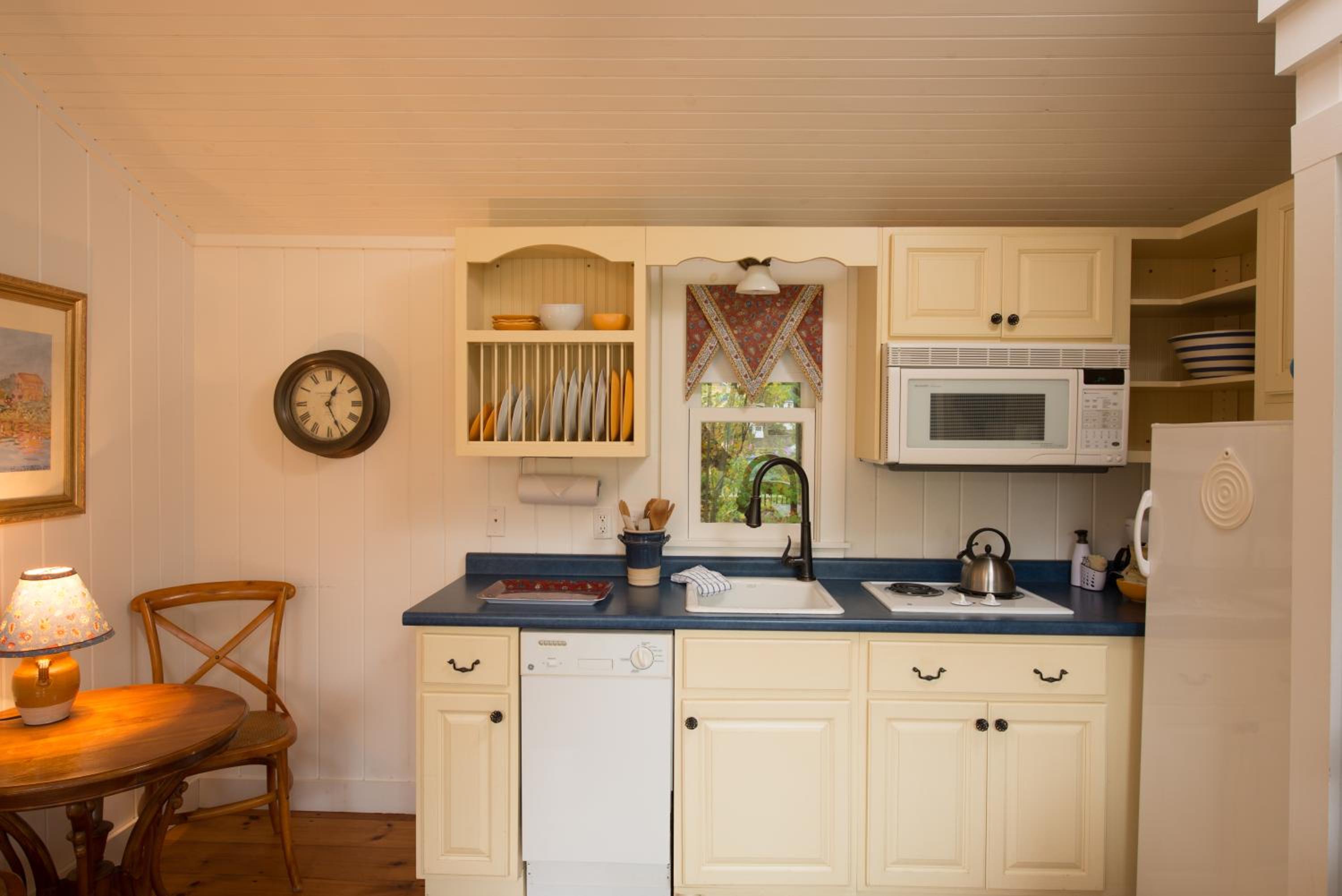Sea Worthy Cottage with Garden View photo 3