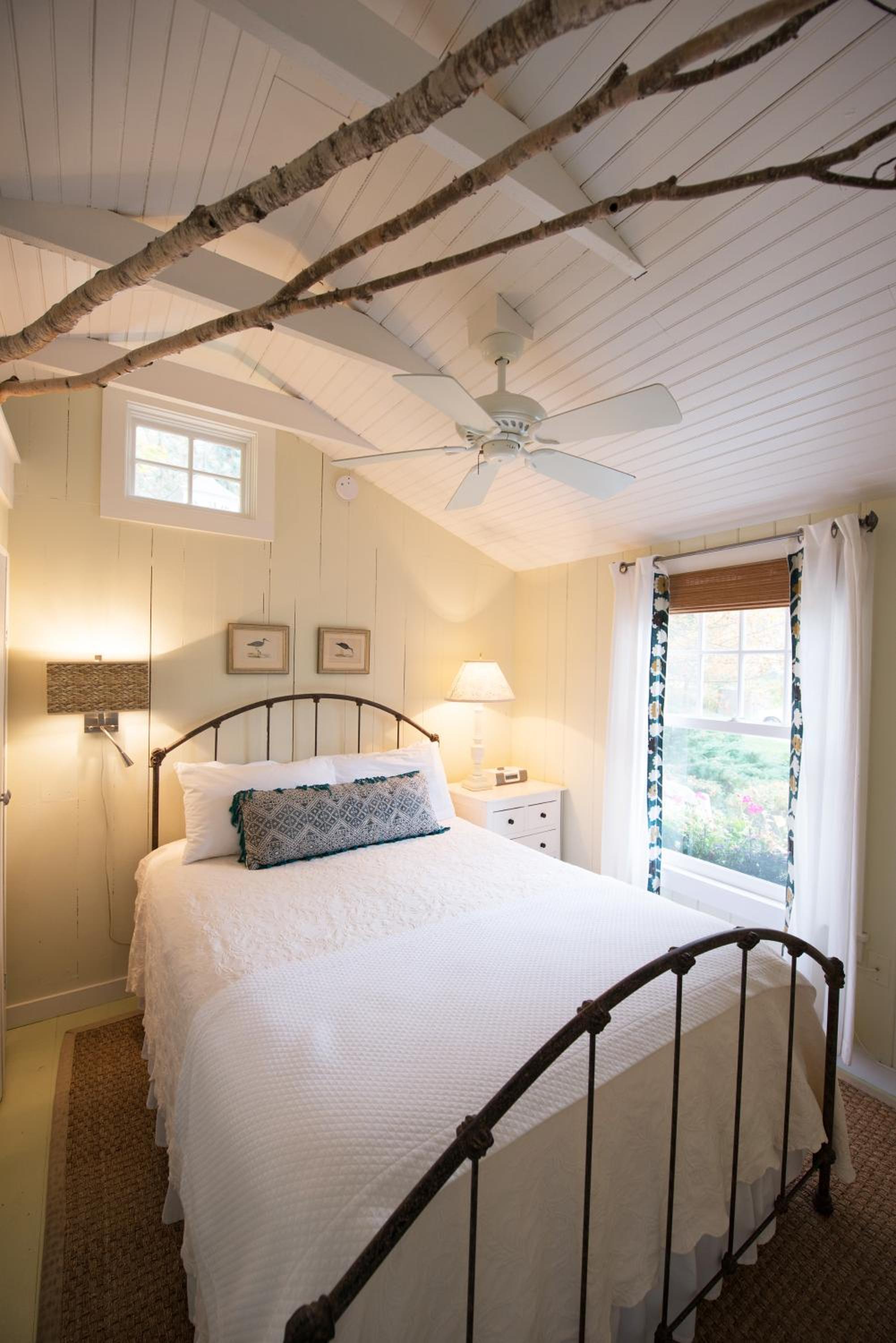 Tranquility Cottage With Garden View