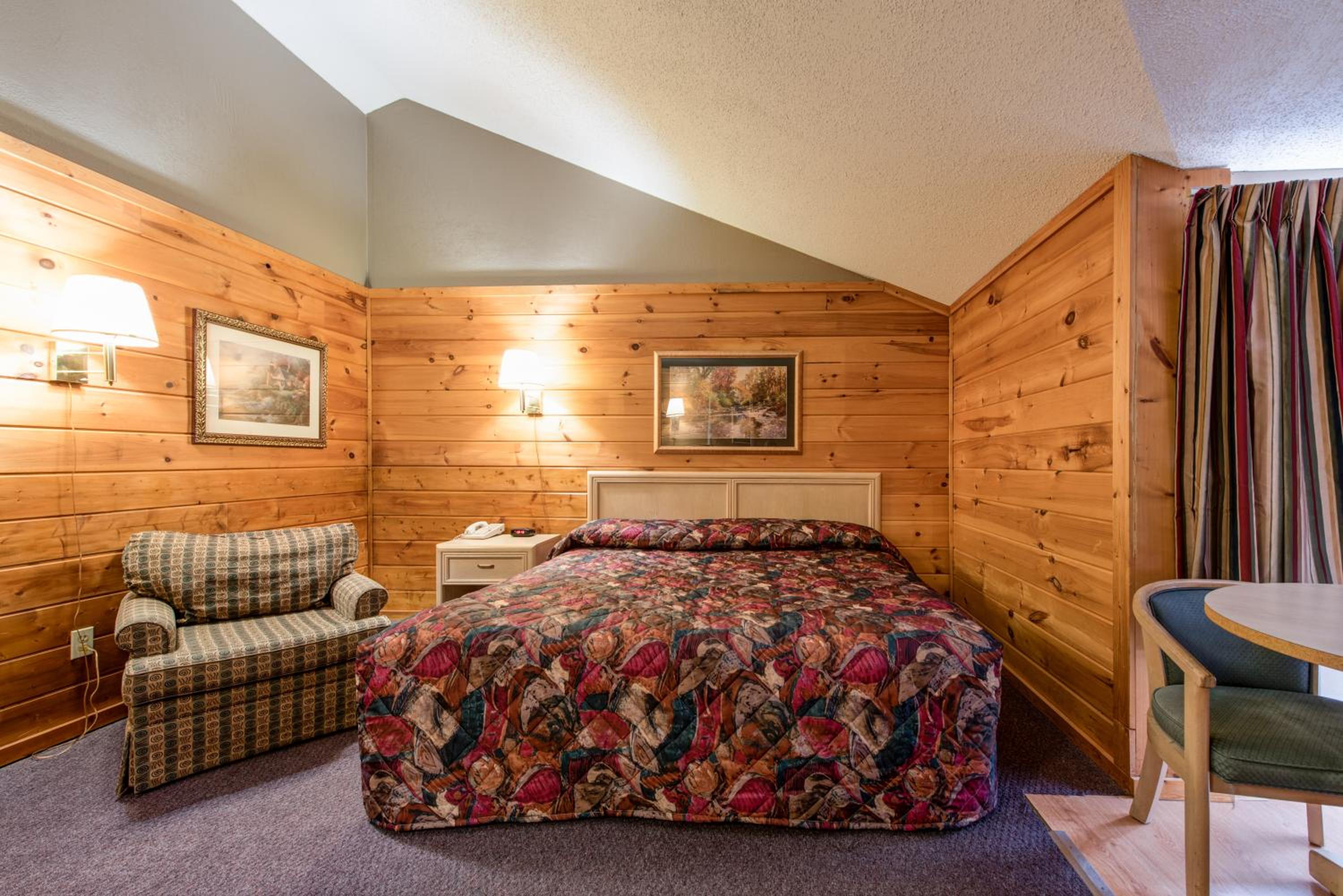 King Suite with Spa Bath photo 1