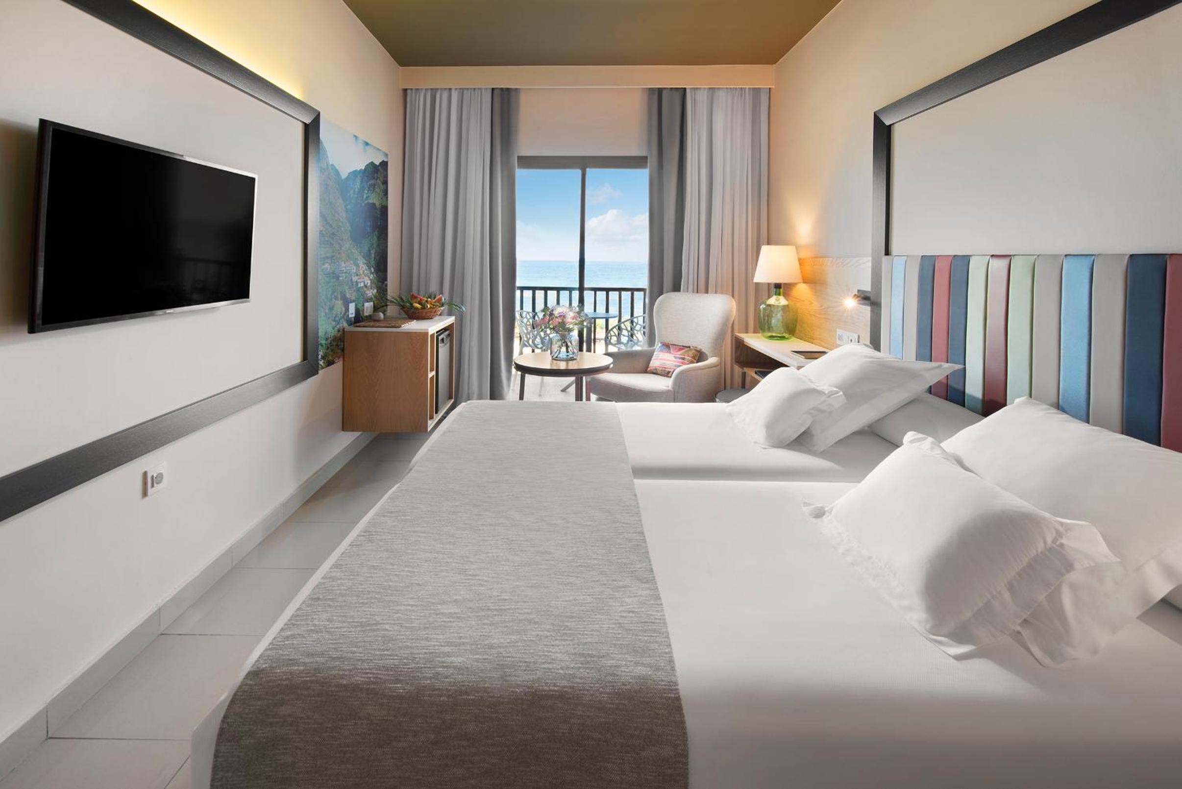 Twin Room with Sea View photo 3
