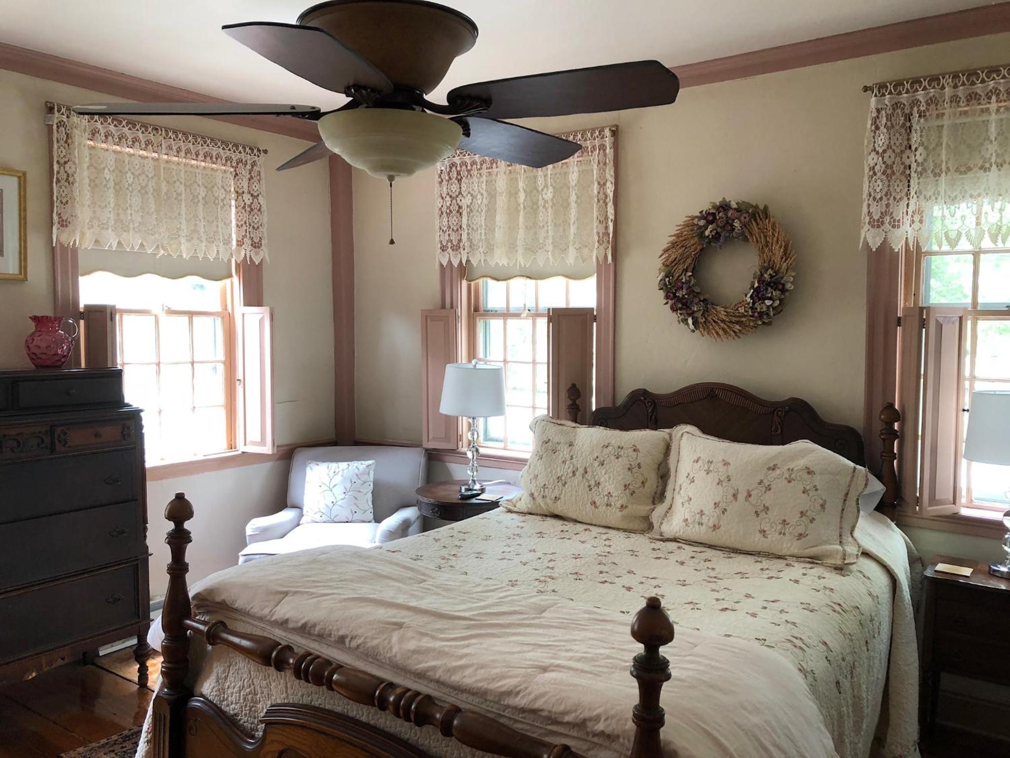 Queen Room photo 3