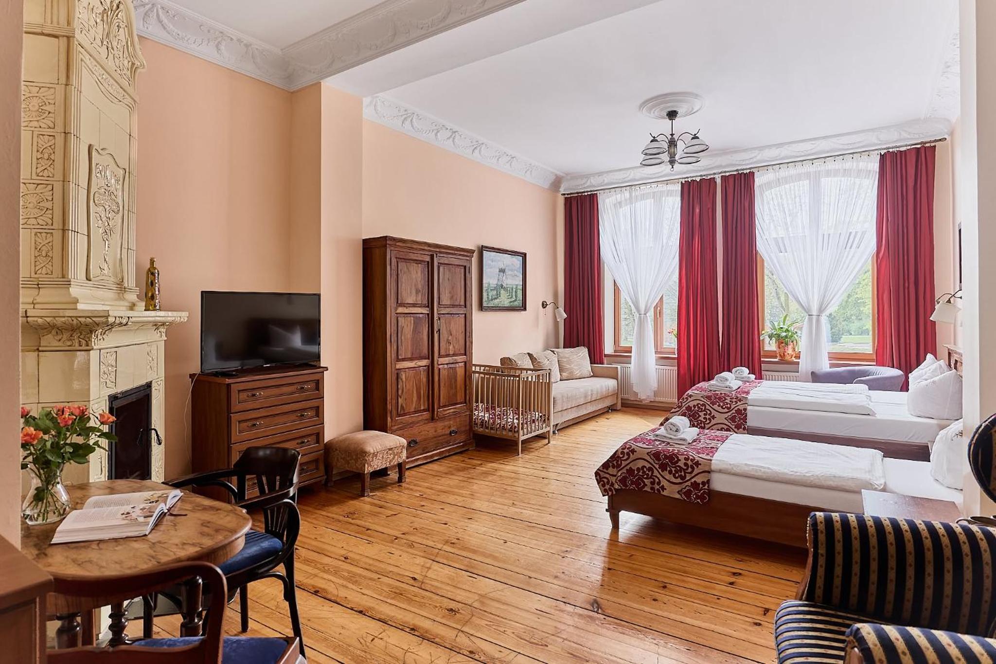 Deluxe Family Room