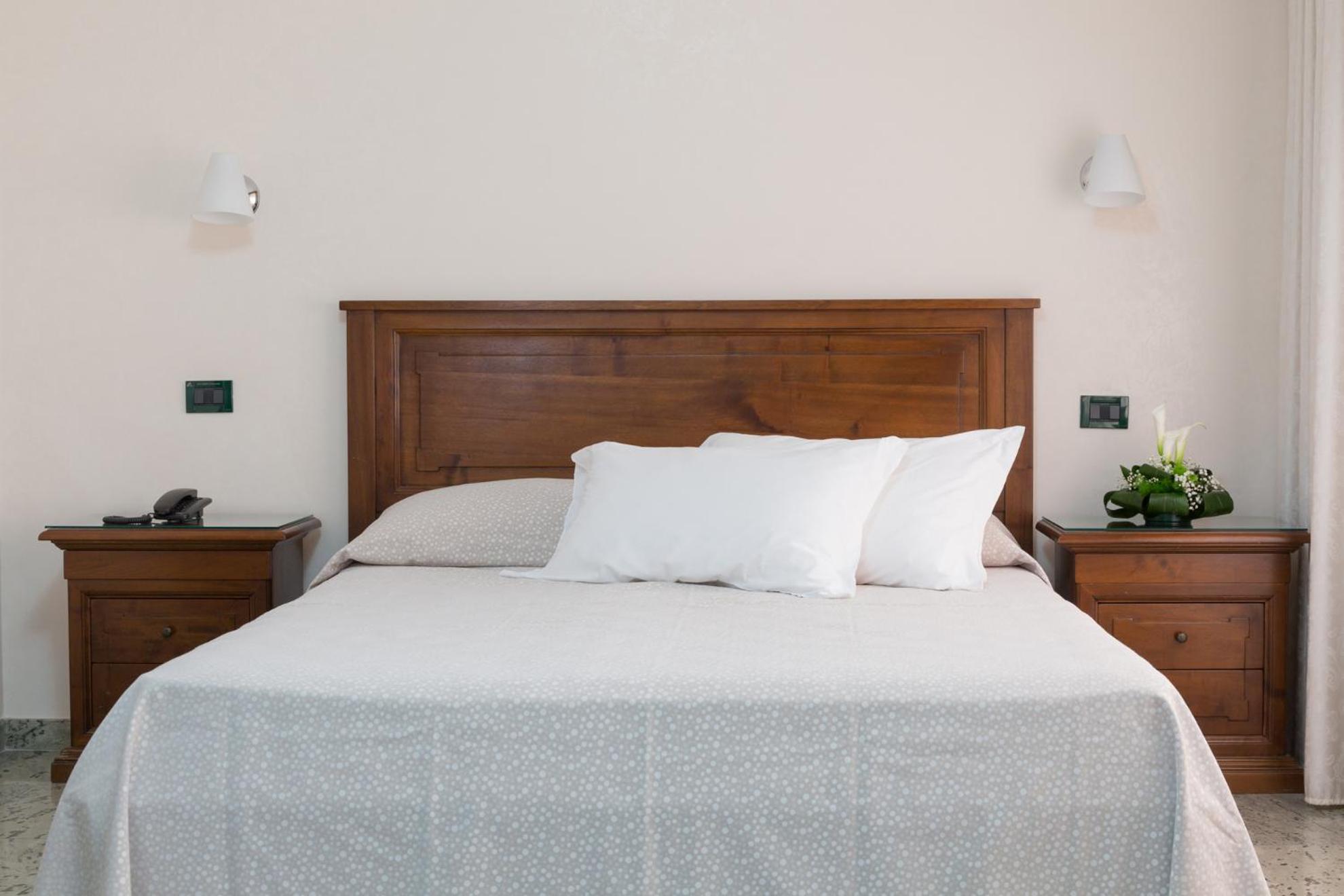Double Room - Photo 2