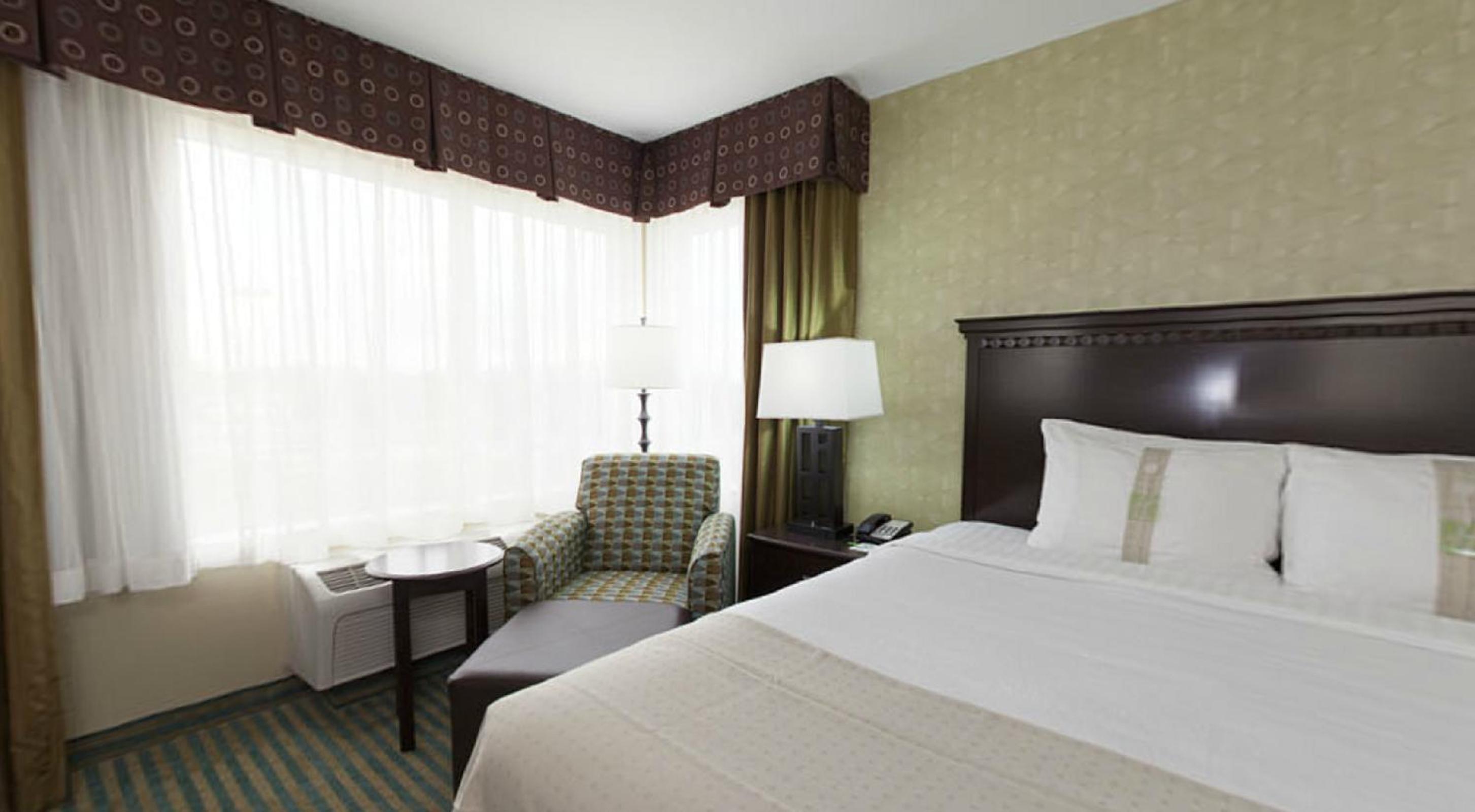 Executive King Room - Non-Smoking - Photo 1