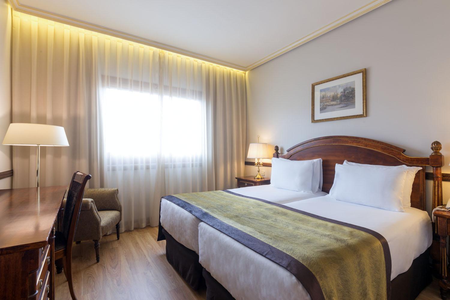 Double or Twin Room - Photo 5