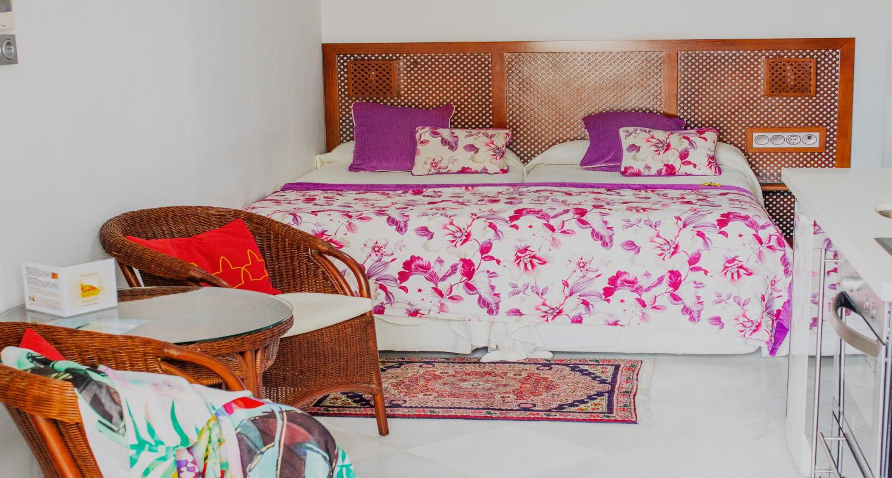 Triple Room with City View - Photo 1