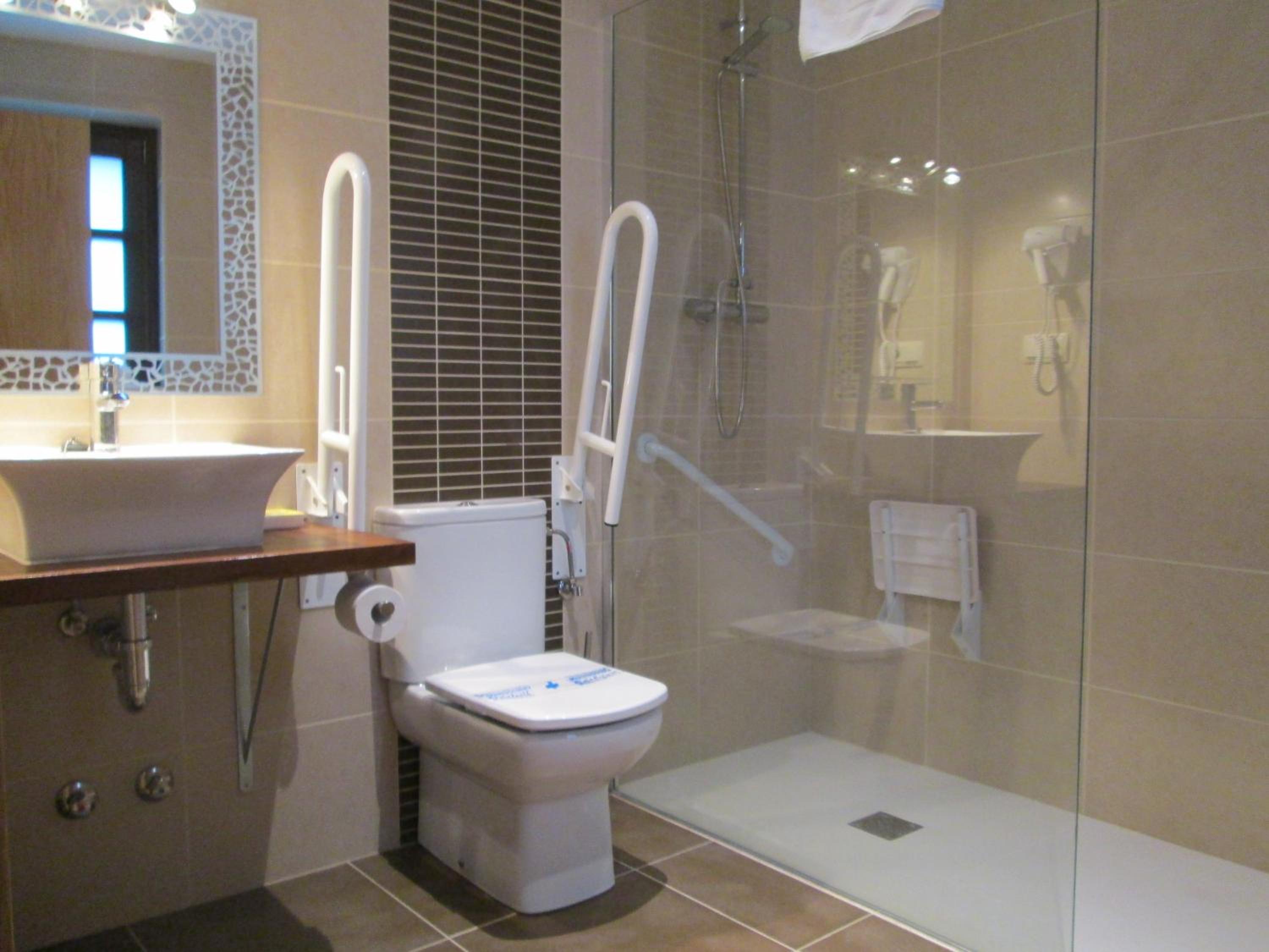 Twin Room - Photo 3