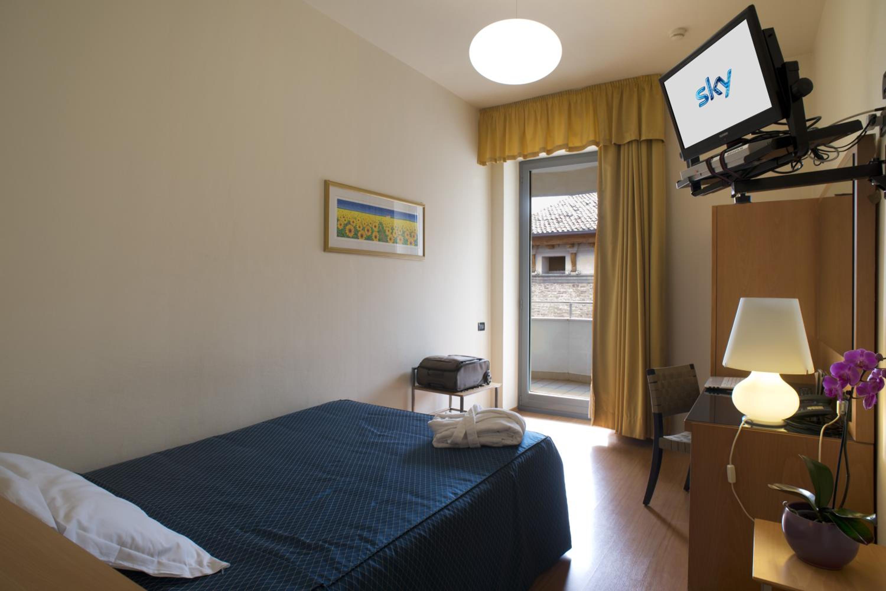 Single Room with French Bed photo 1