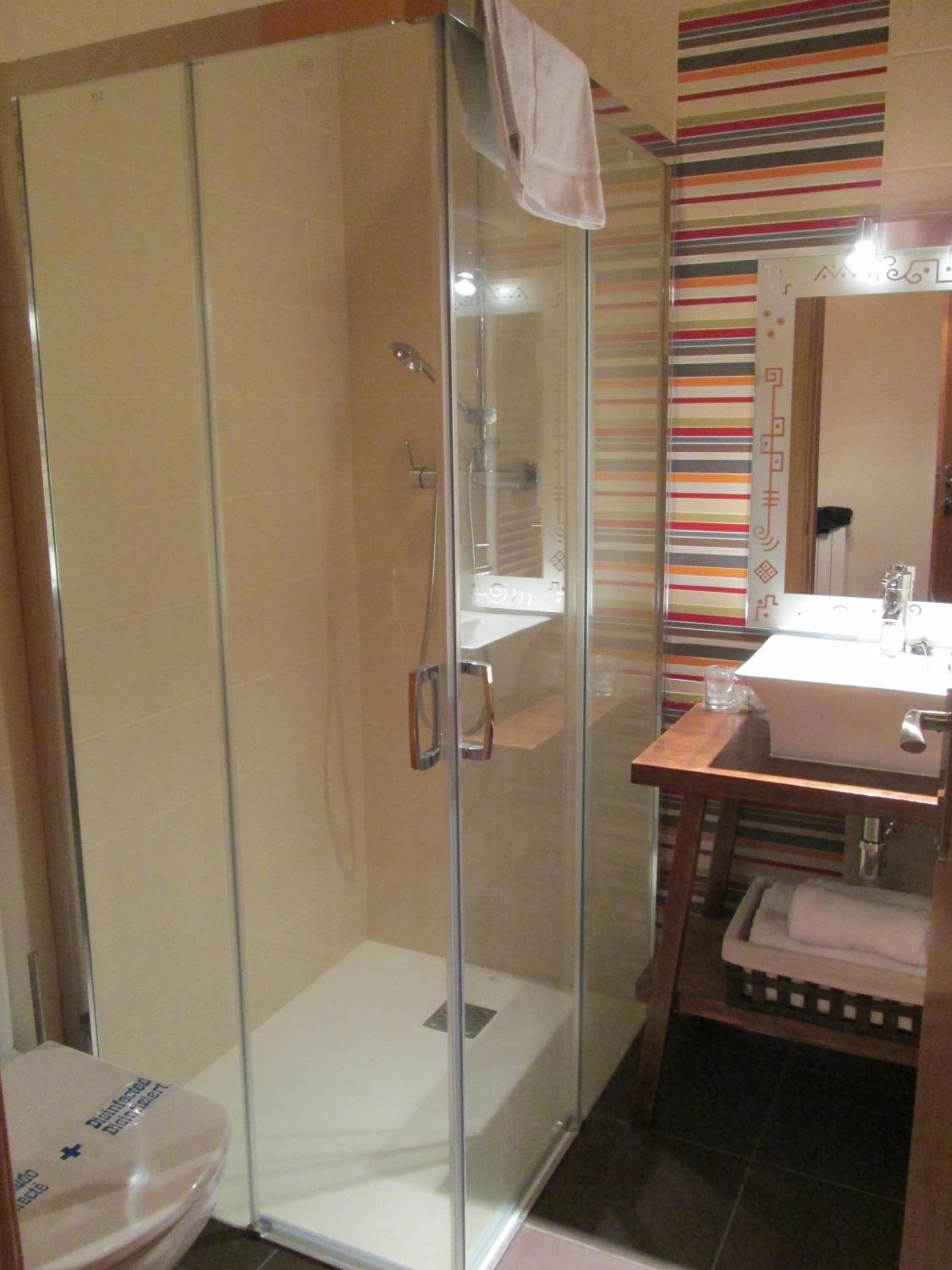 Double Room - Photo 6