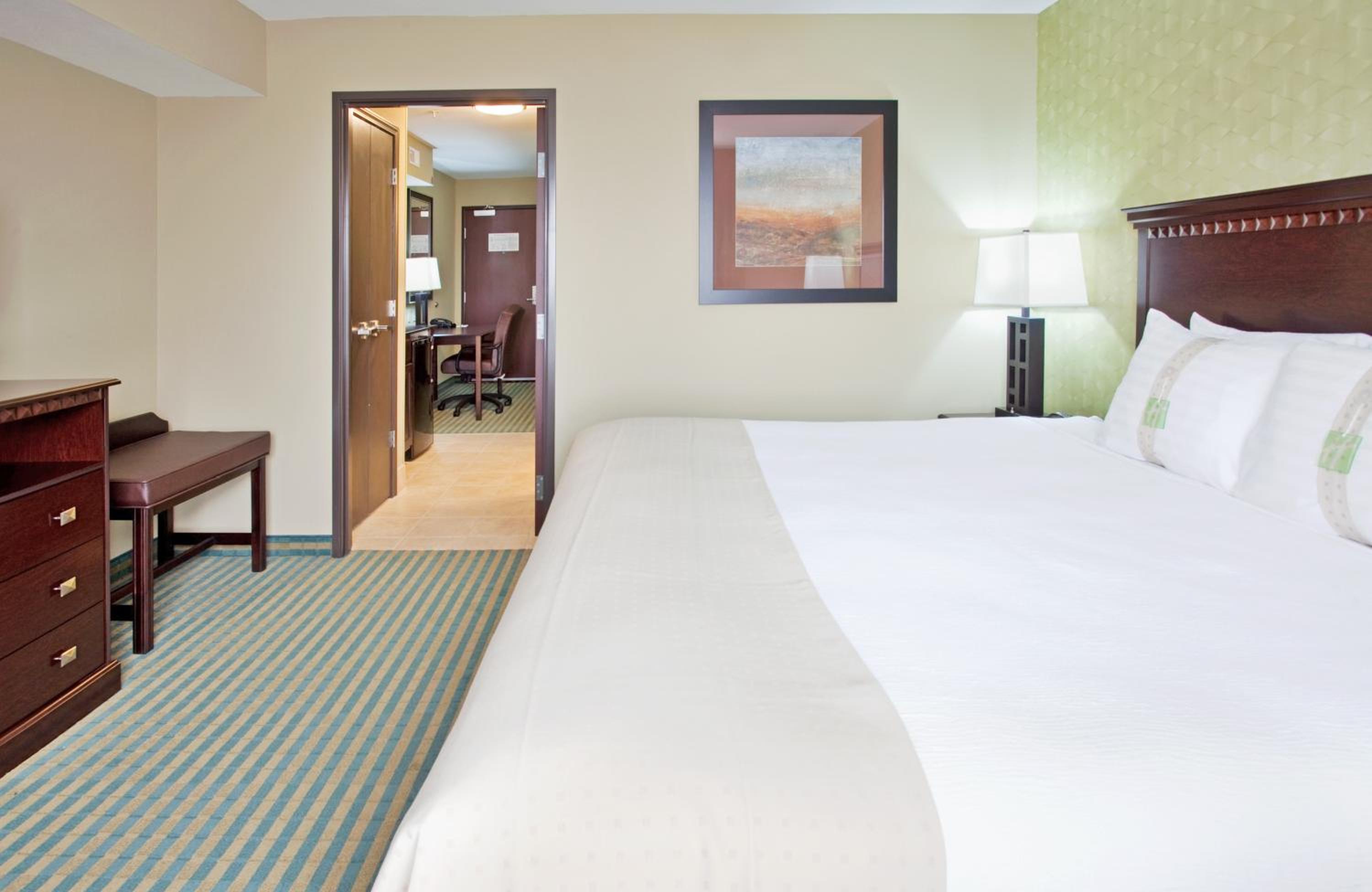 Executive King Room - Non-Smoking - Photo 2