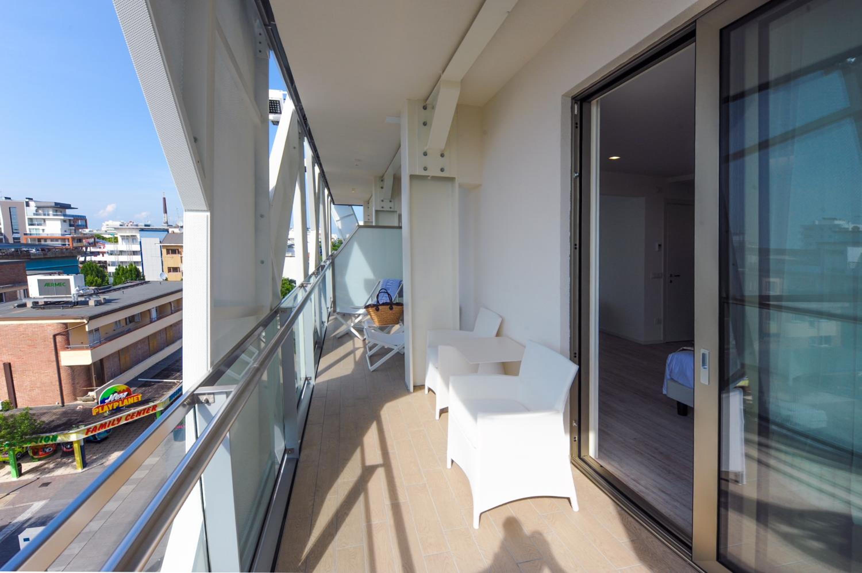 Suite with Beach Access - Photo 7