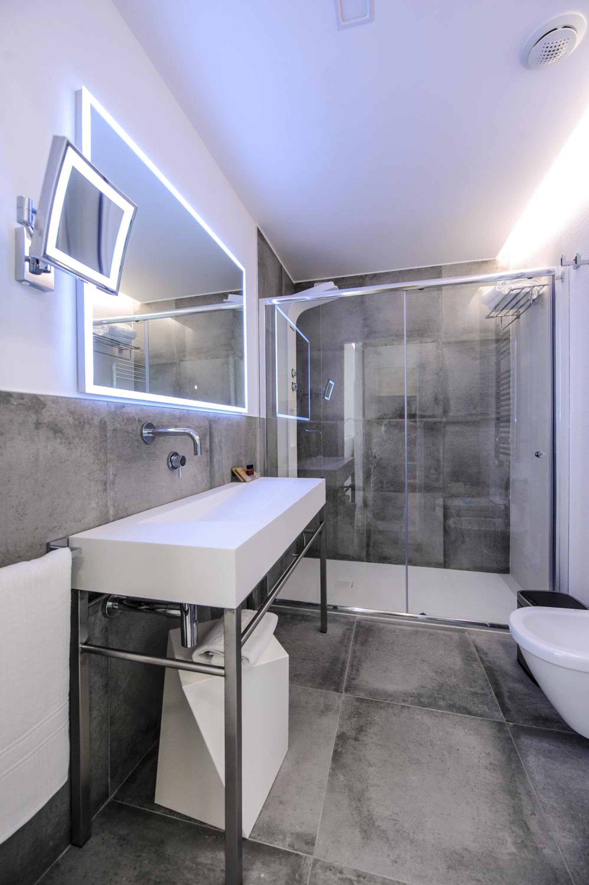 Suite with Beach Access - Photo 5