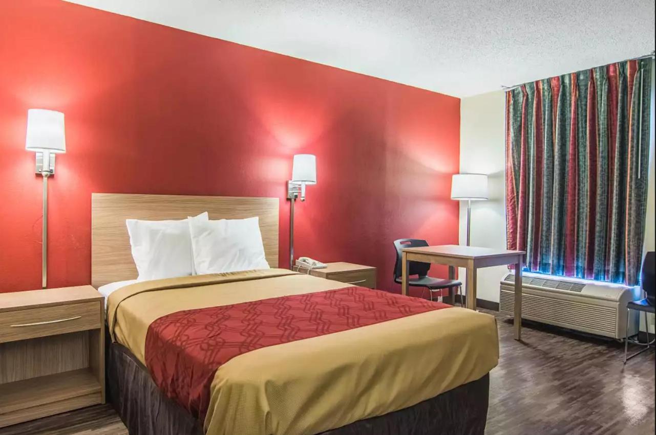 Deluxe Double Room with Two Double Beds - Smoking photo 2