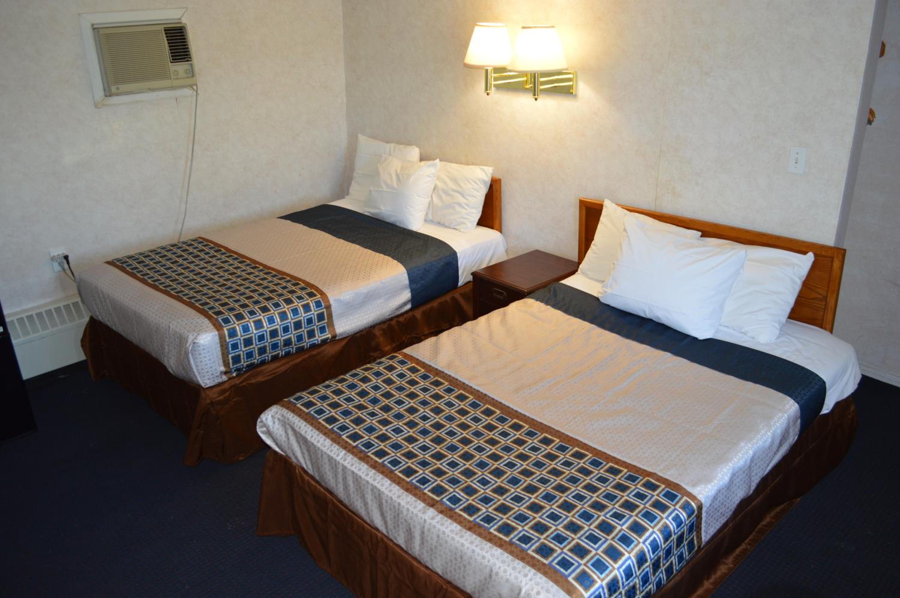 Quadruple Room - Photo 7